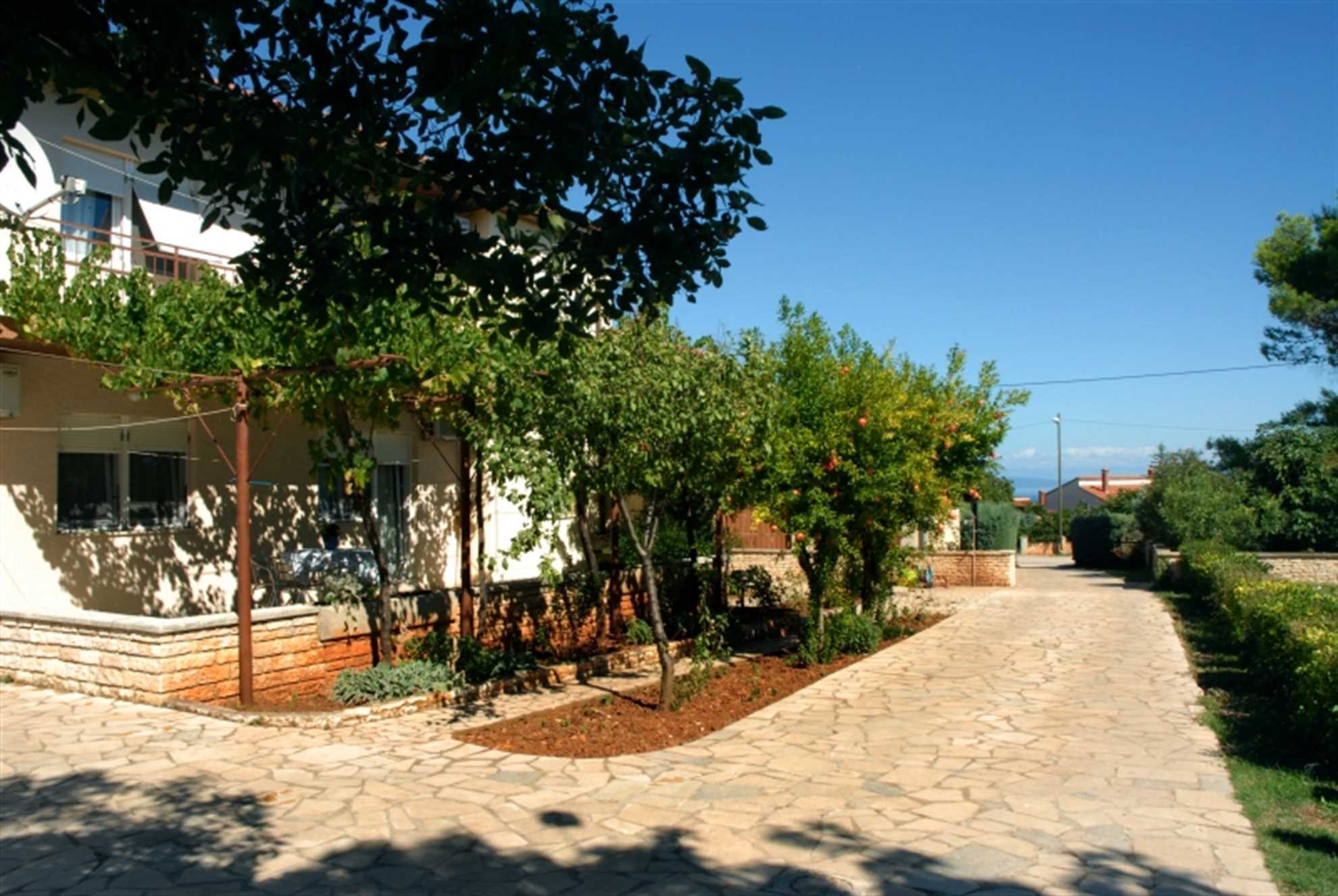 Apartment in Liznjan,family-friendly,quiet,near the beach,parking,BBQ,8 people