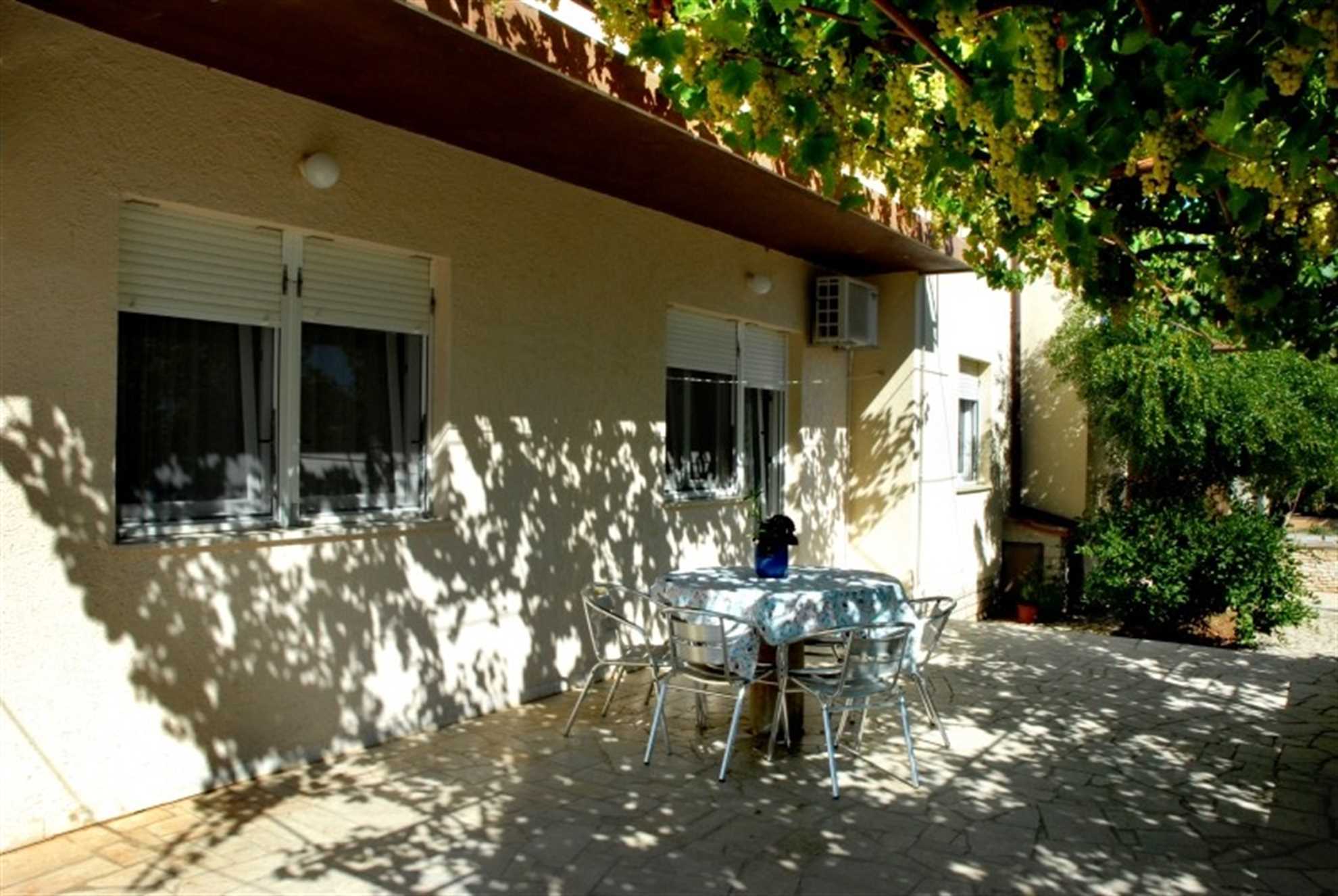 Apartment in Liznjan,family-friendly,quiet,near the beach,parking,BBQ,8 people