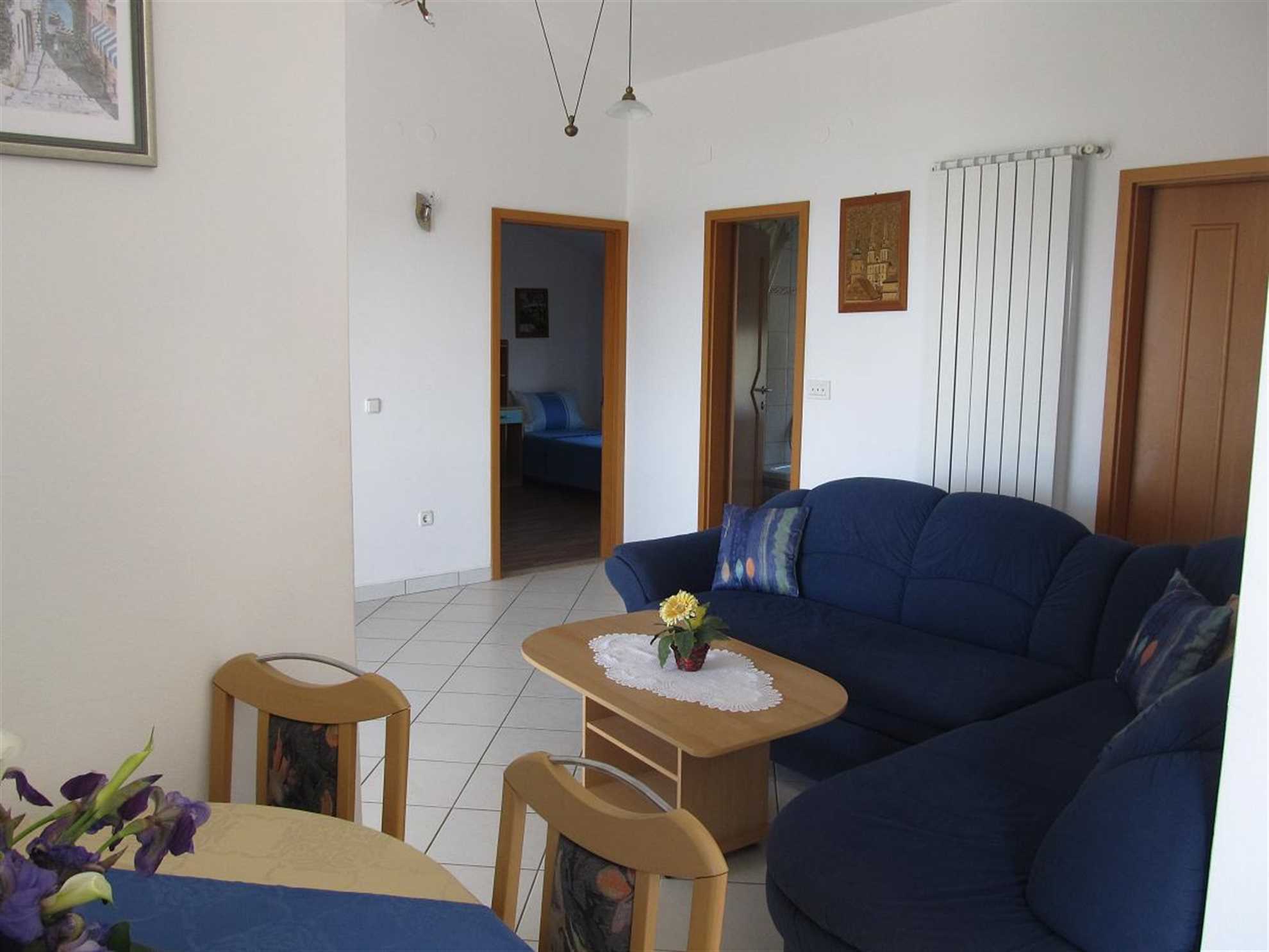 Apartman u Banjolama, pogodan za obitelji, pogled na more, klima uređaj, WiFi, roštilj, do 5 osoba