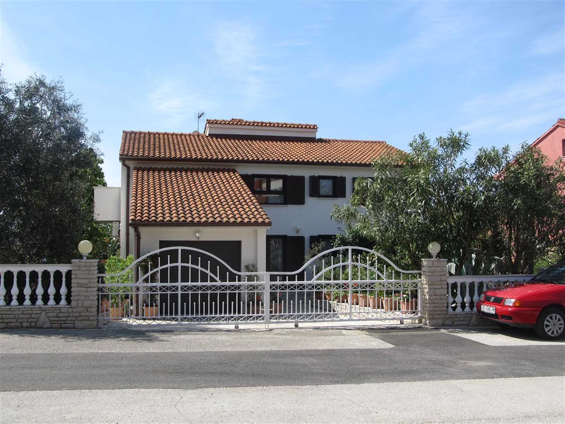 Apartman u Banjolama, pogodan za obitelji, pogled na more, klima uređaj, WiFi, roštilj, do 5 osoba