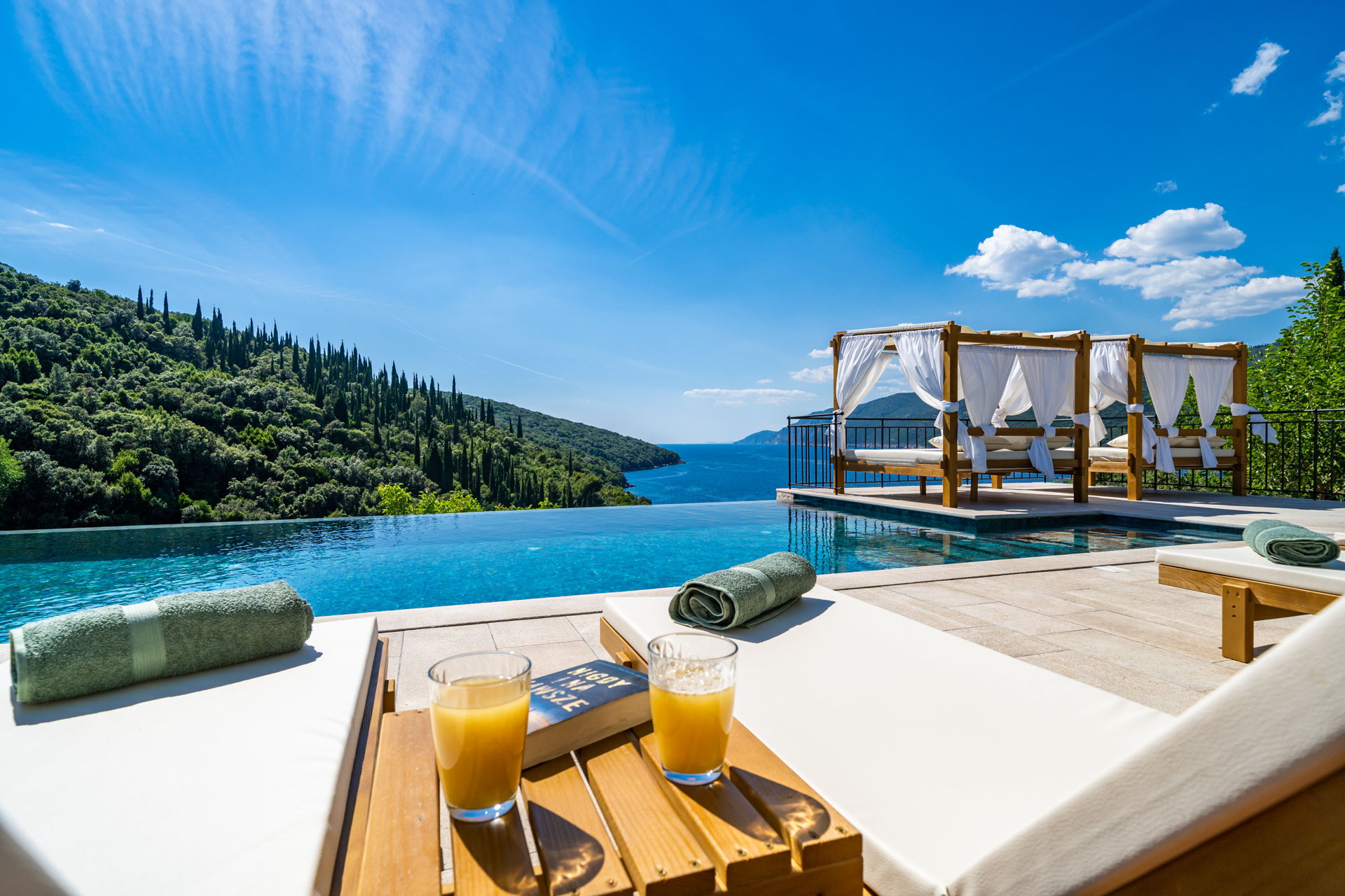 Villa Bay Breeze with Infinity Pool