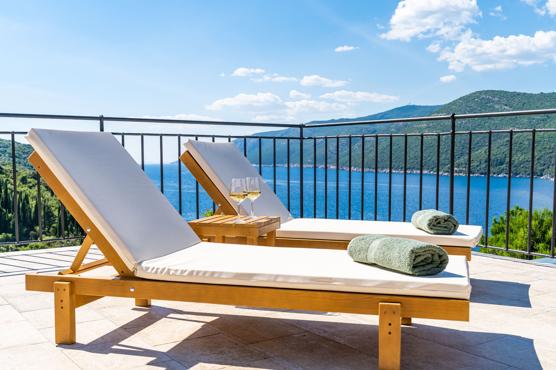 Villa Bay Breeze with Infinity Pool