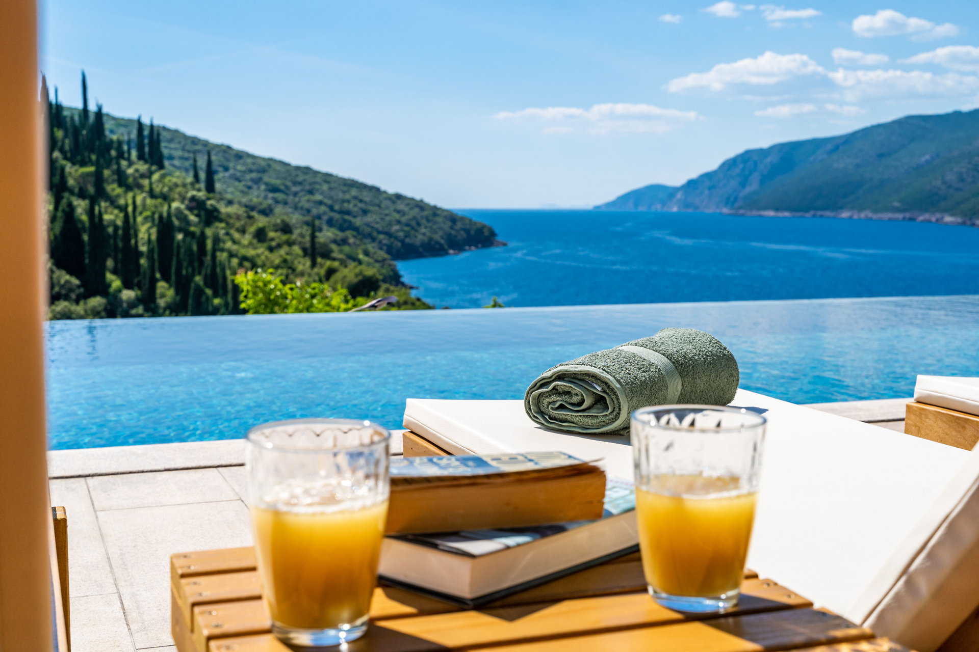 Villa Bay Breeze with Infinity Pool