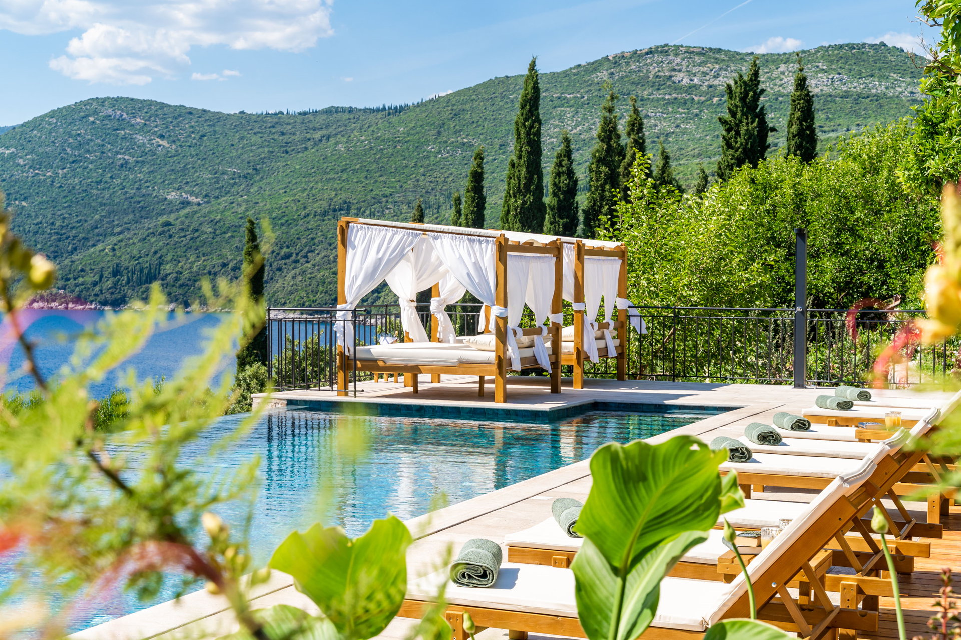Villa Bay Breeze with Infinity Pool