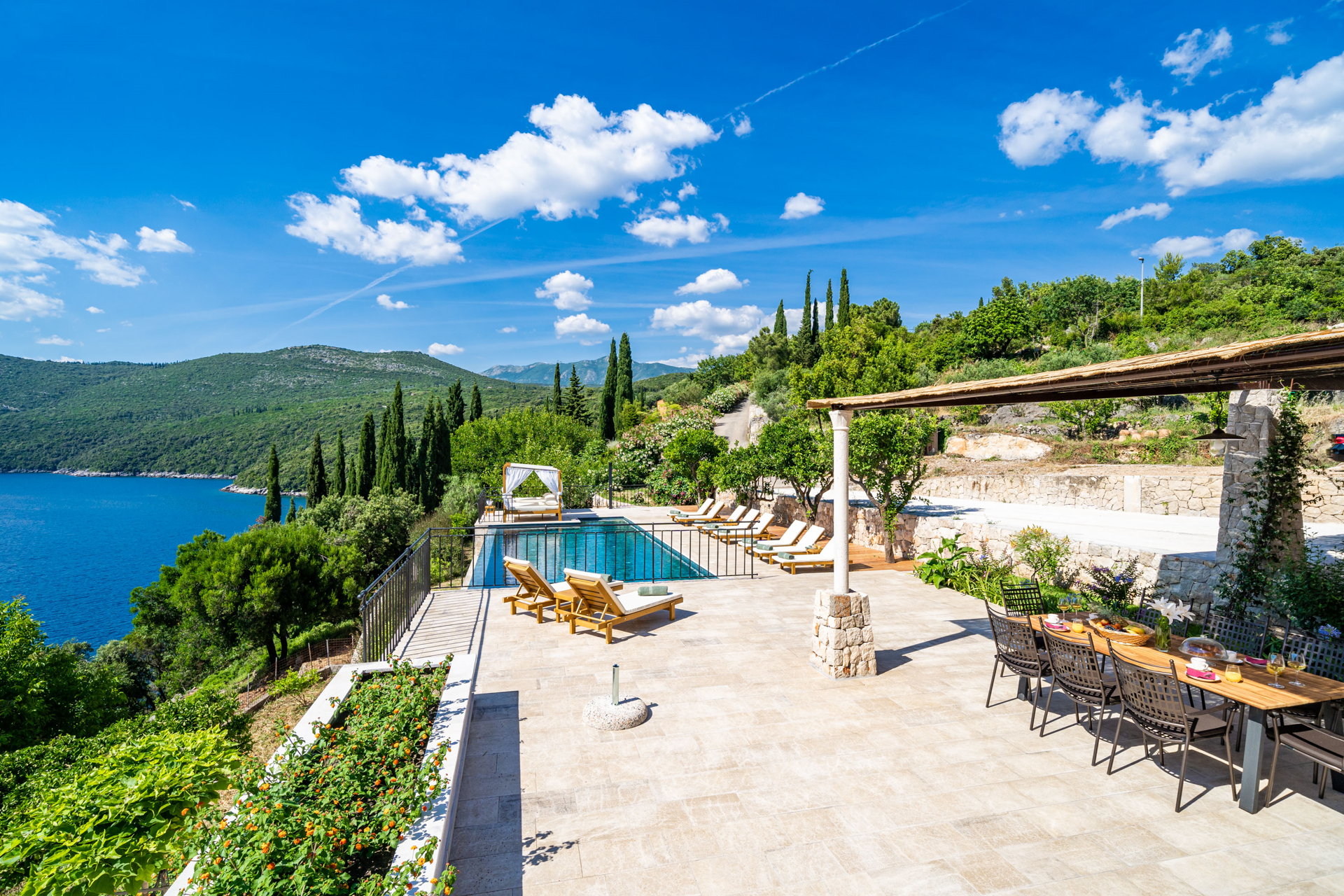 Villa Bay Breeze with Infinity Pool