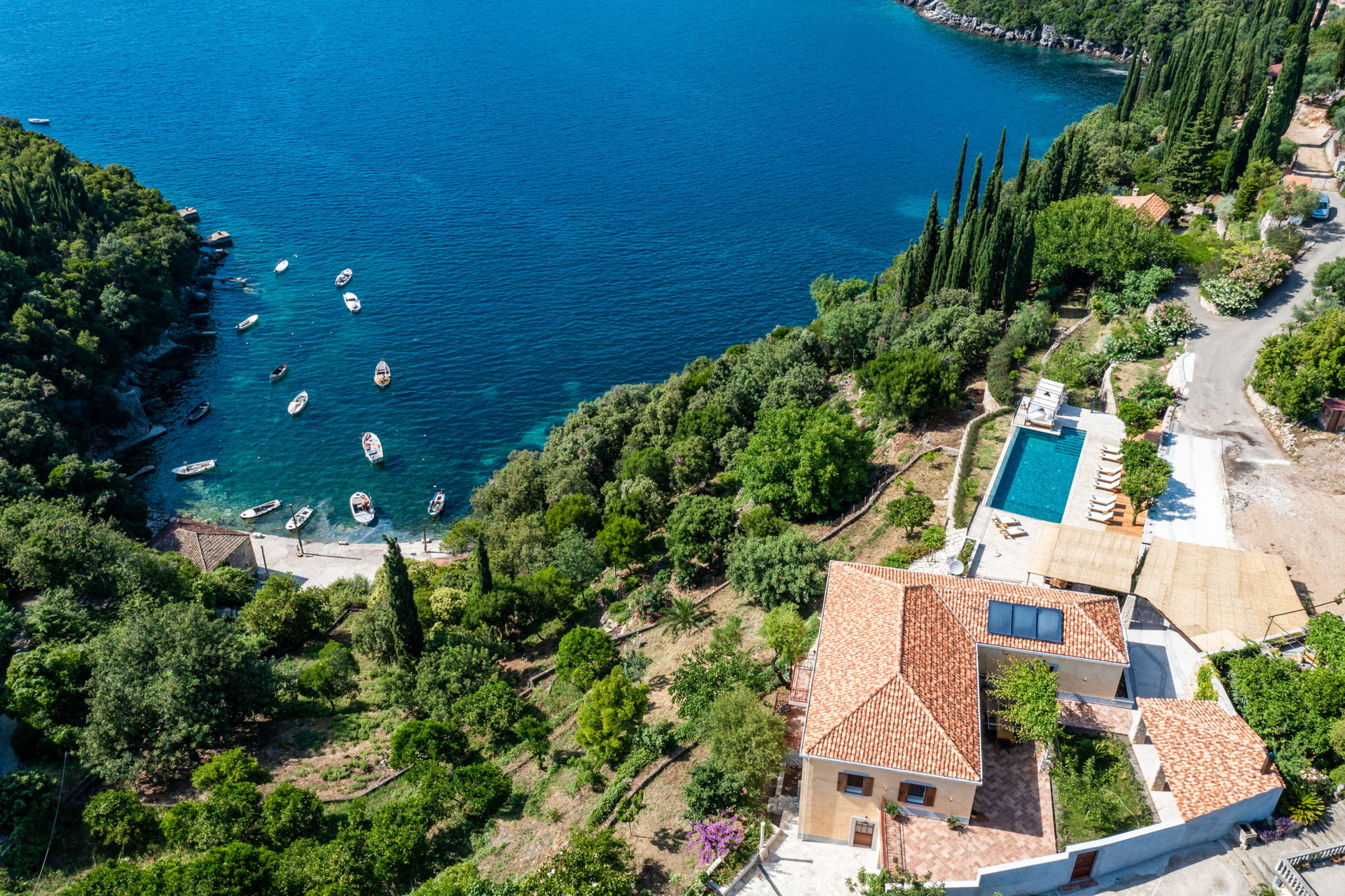 Villa Bay Breeze with Infinity Pool
