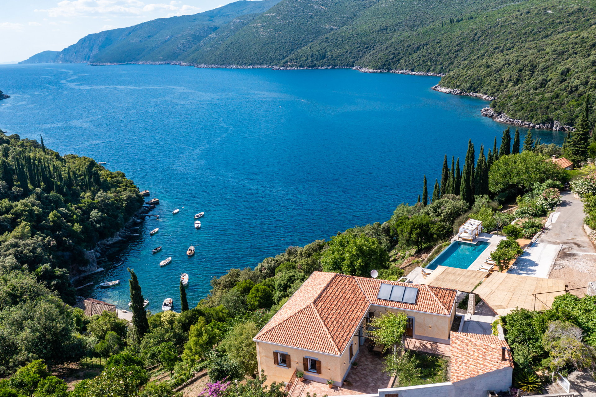 Villa Bay Breeze with Infinity Pool