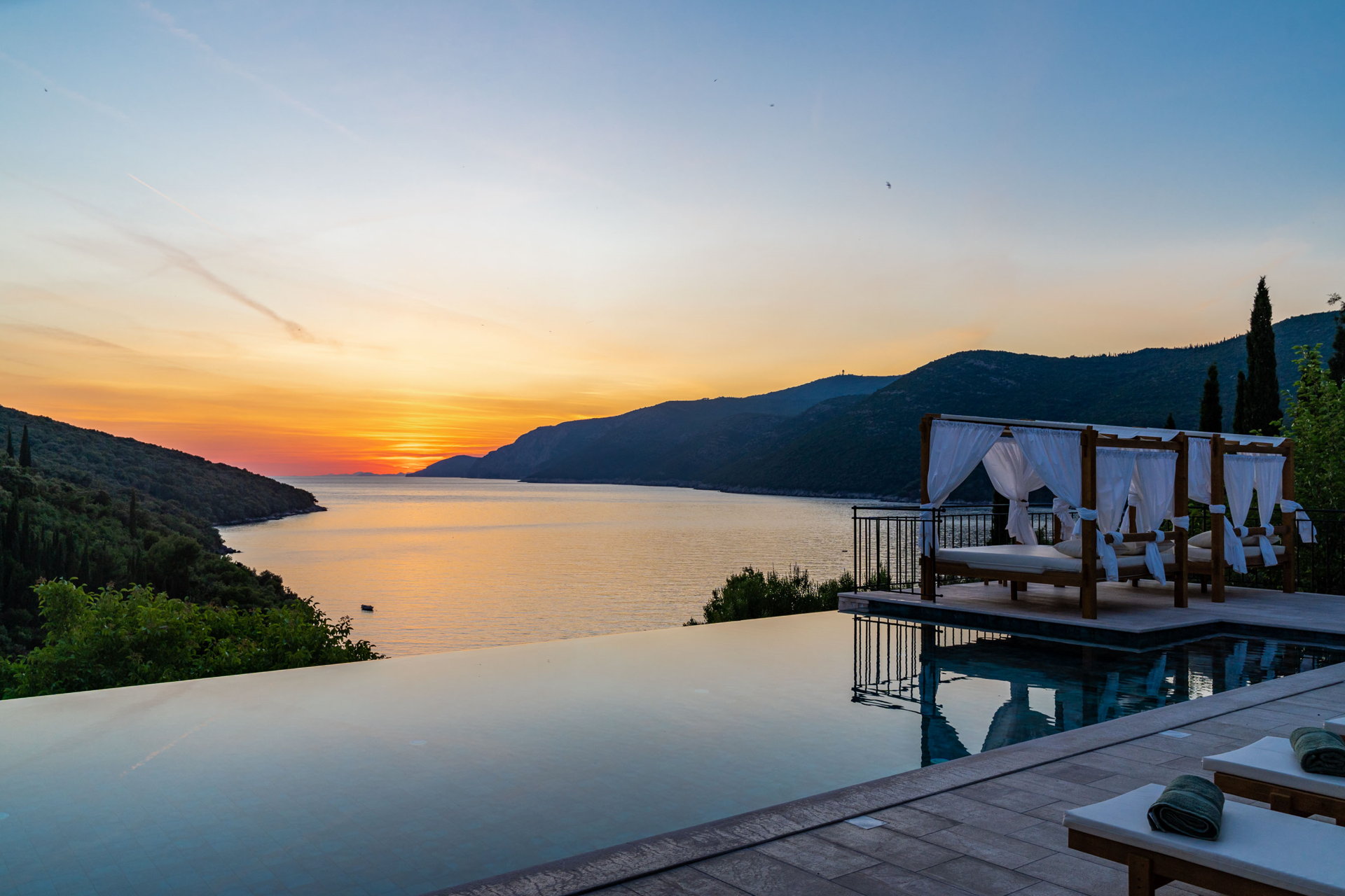 Villa Bay Breeze with Infinity Pool