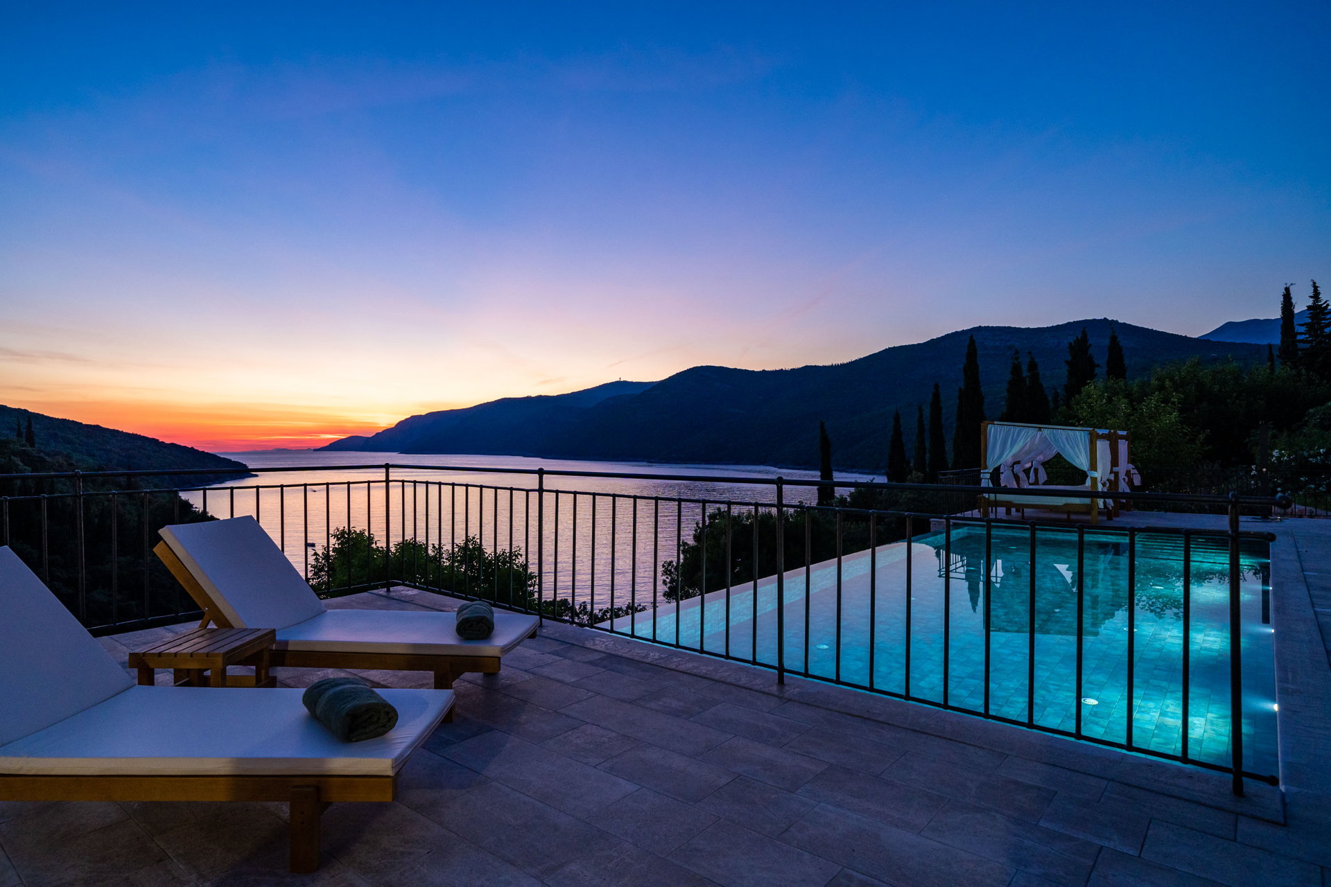 Villa Bay Breeze with Infinity Pool