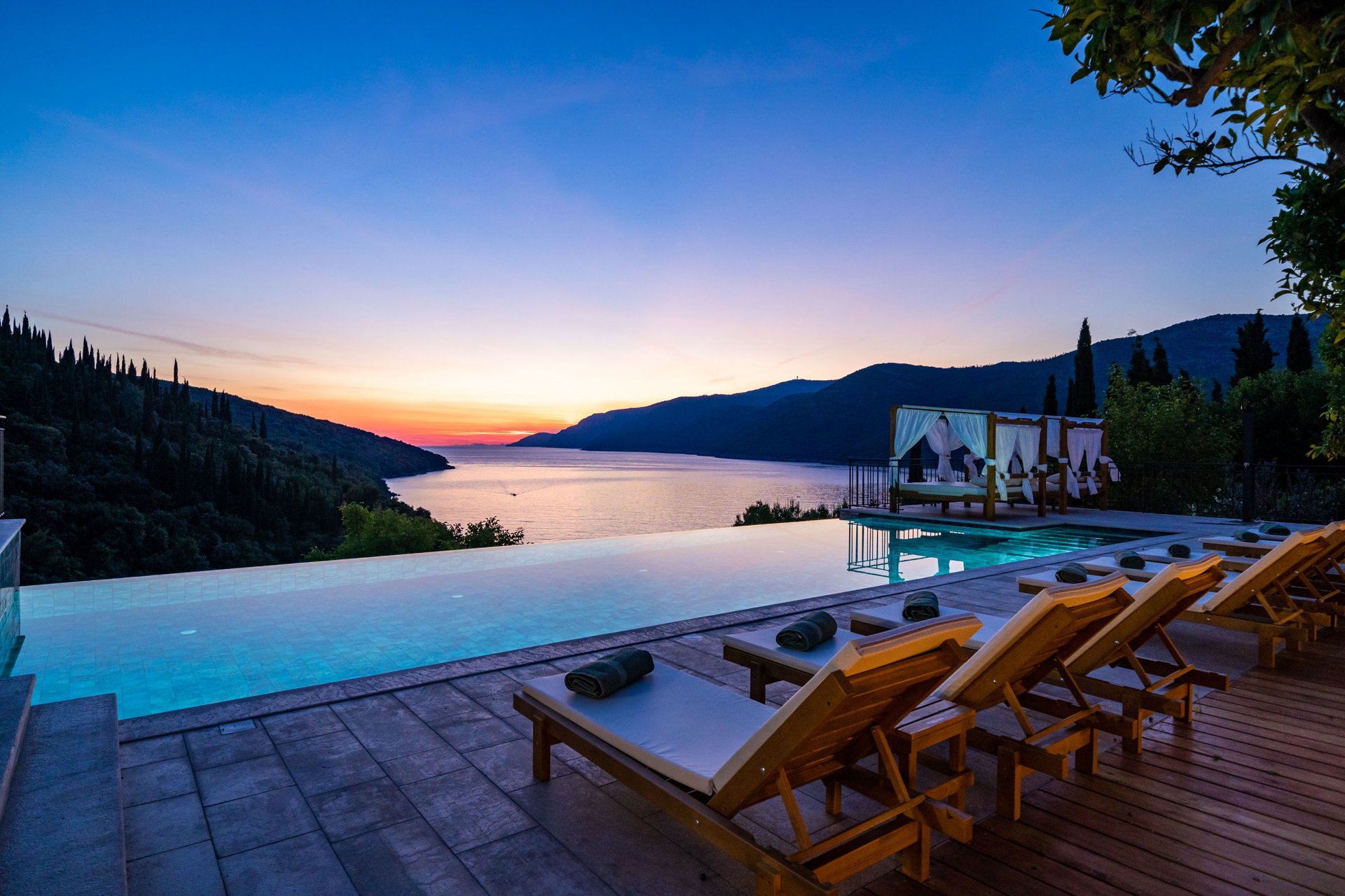 Villa Bay Breeze with Infinity Pool