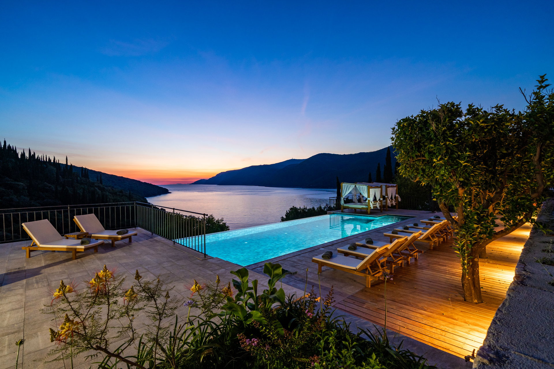 Villa Bay Breeze with Infinity Pool