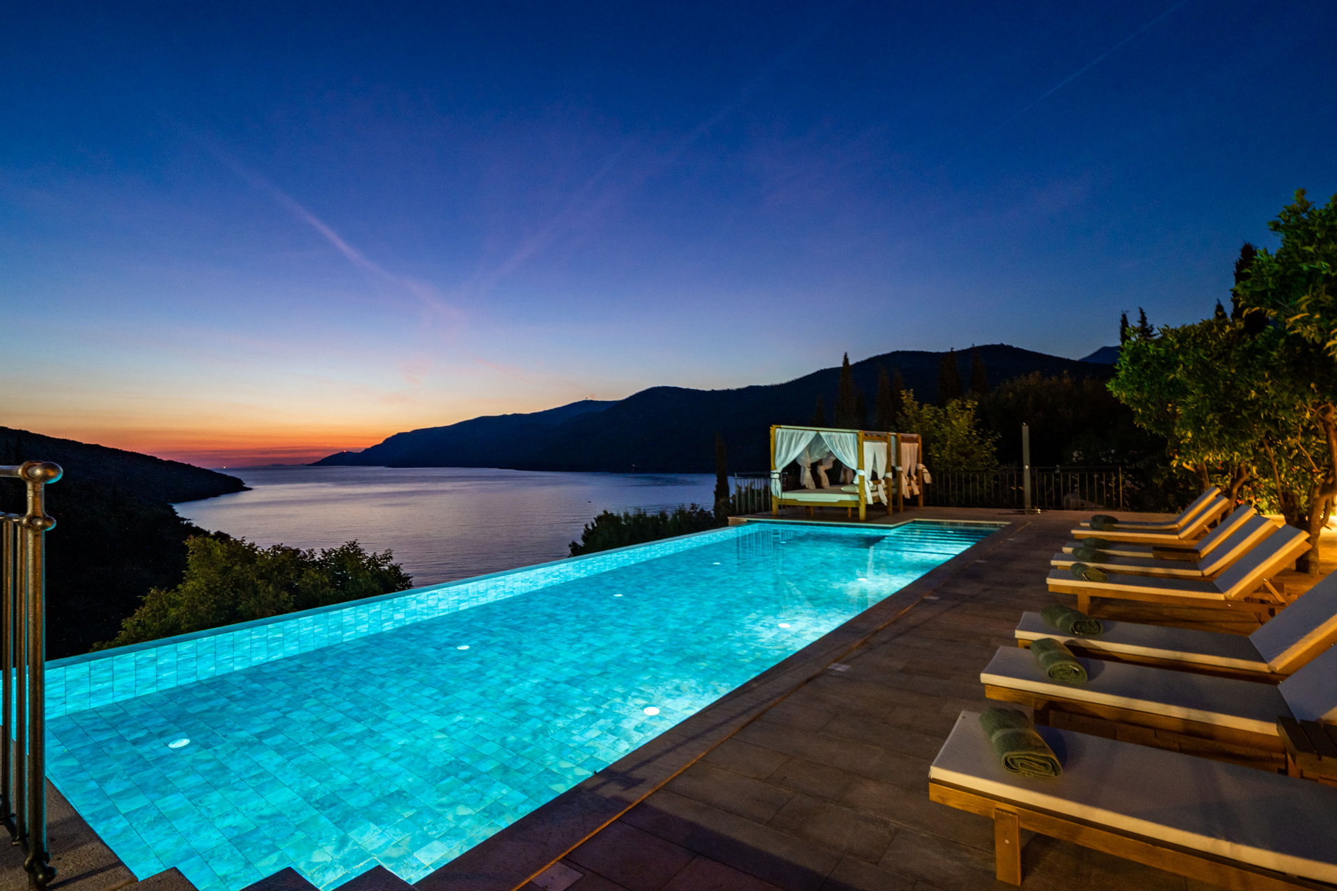 Villa Bay Breeze with Infinity Pool