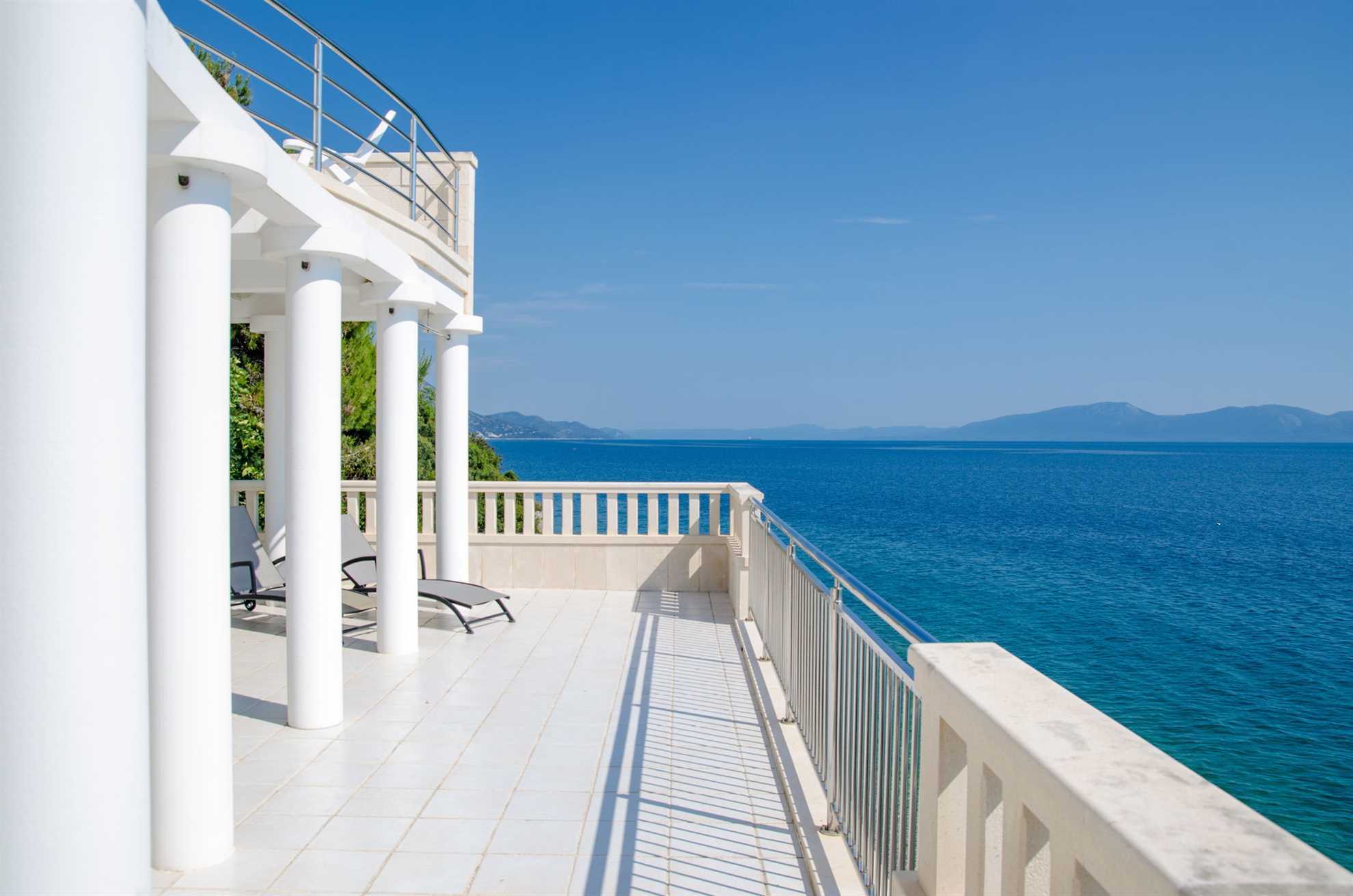 Image of Beachfront Villa Shades of Summer