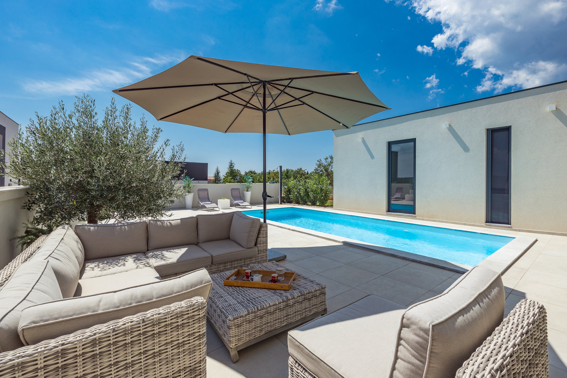Villa Bella Bianca with Pool