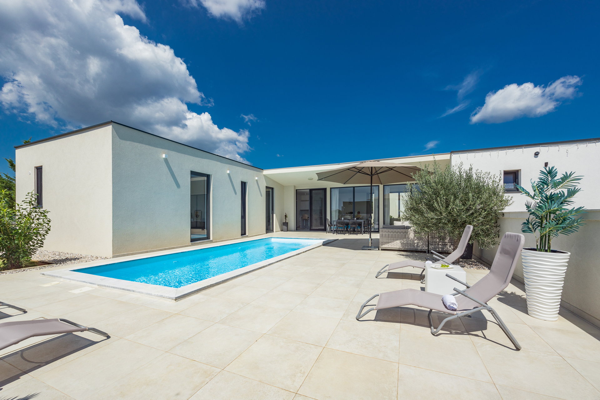 Villa Bella Bianca with Pool