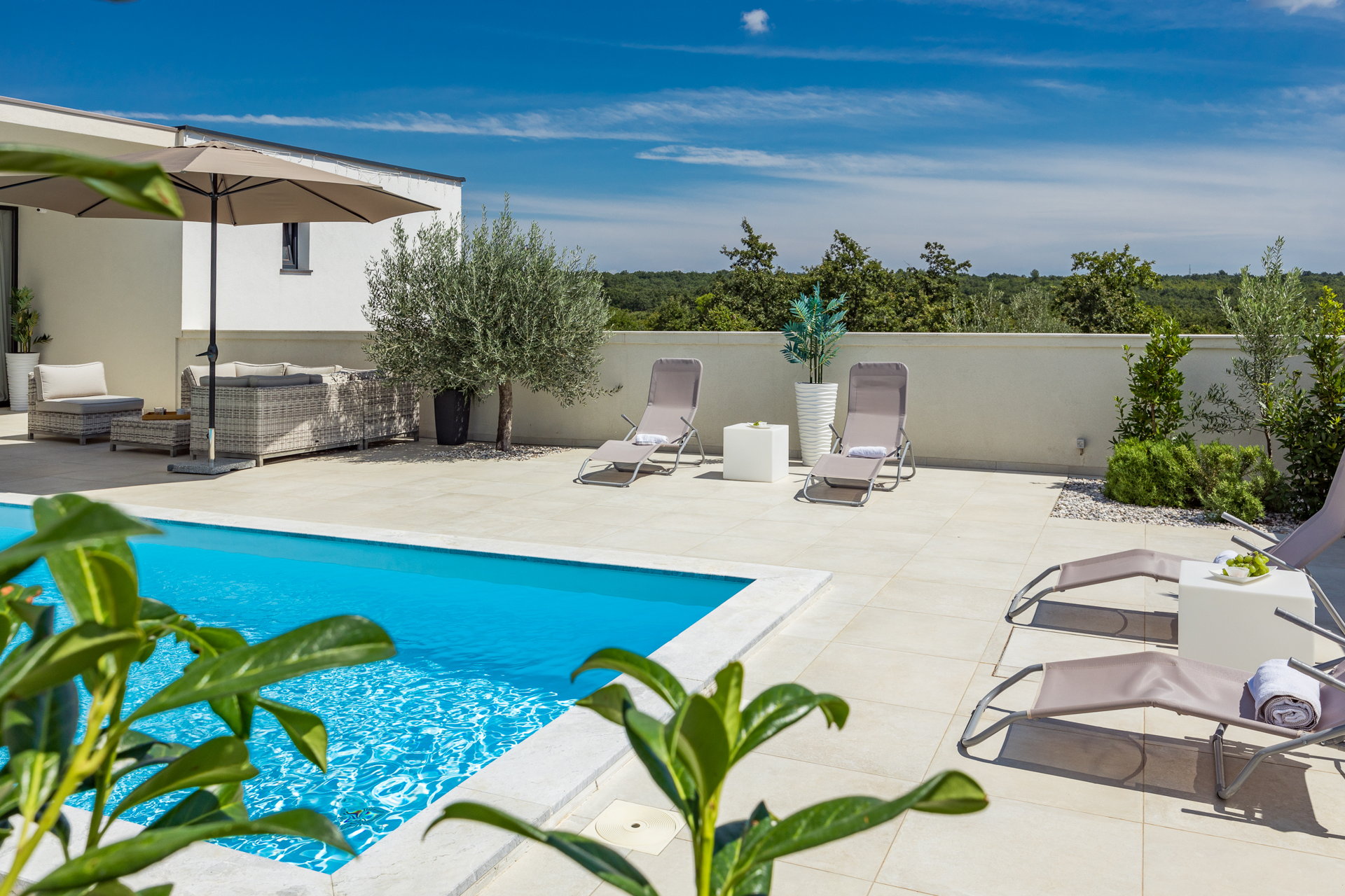 Villa Bella Bianca with Pool