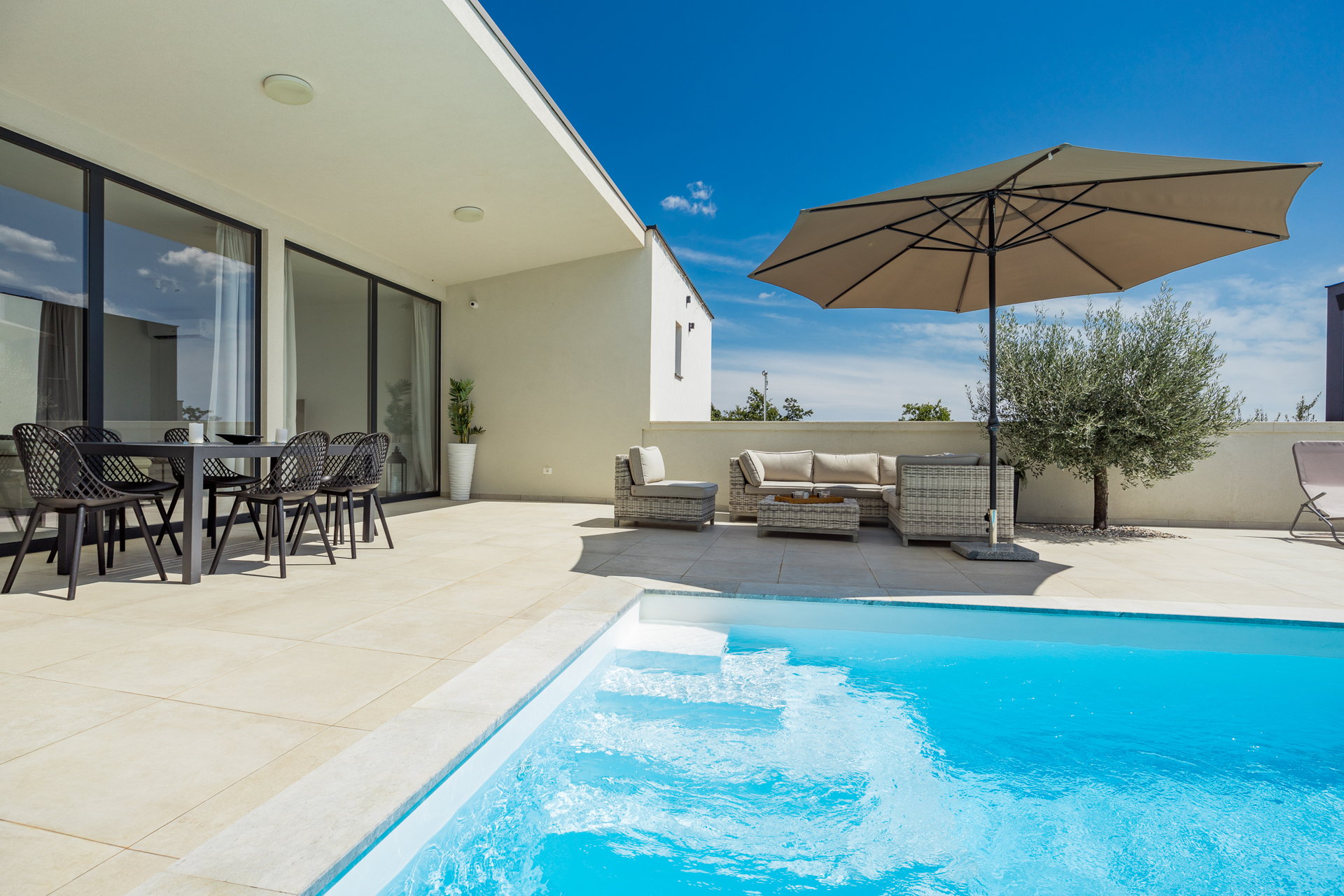 Villa Bella Bianca with Pool