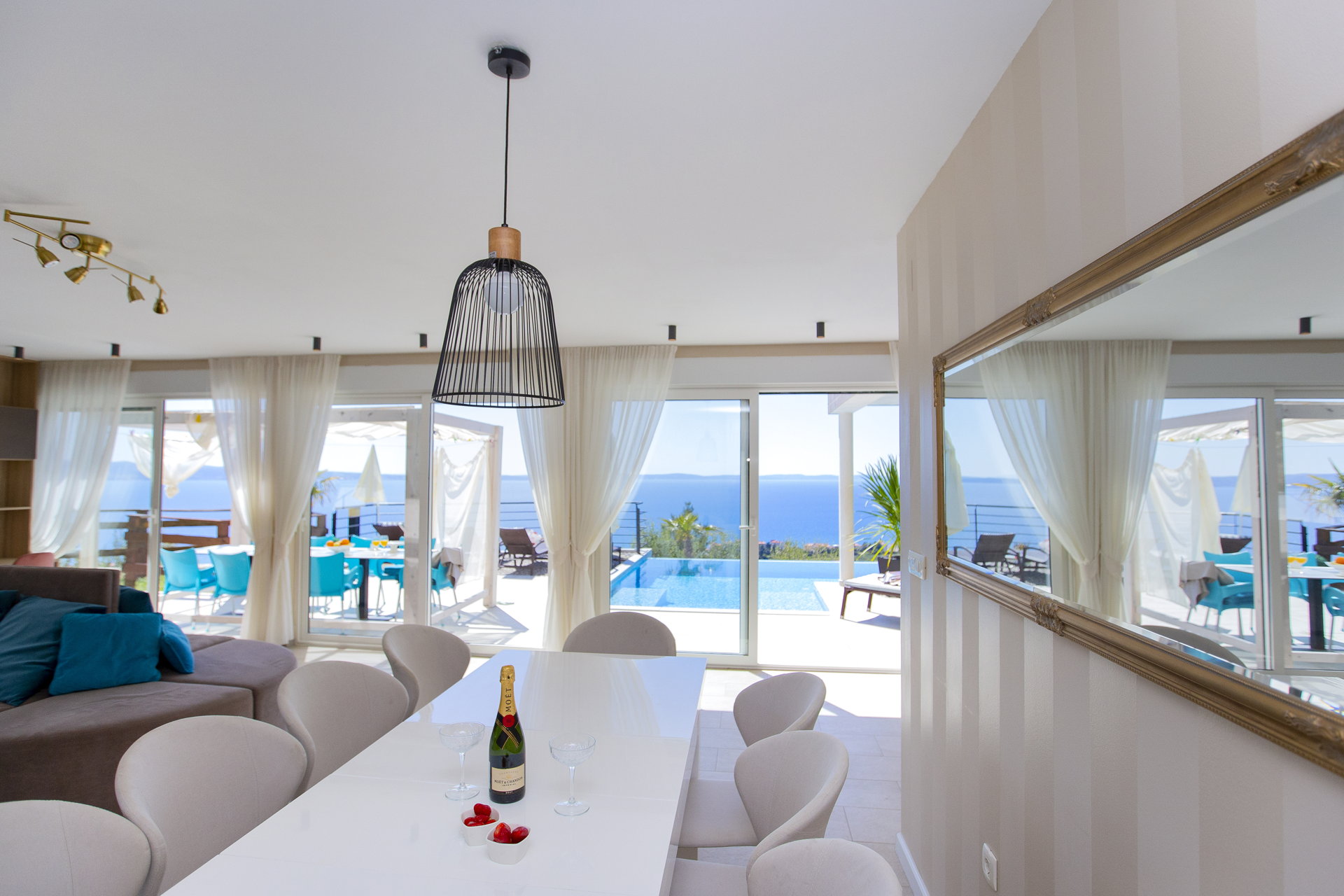 Luxury Villa White Velvet with Pool