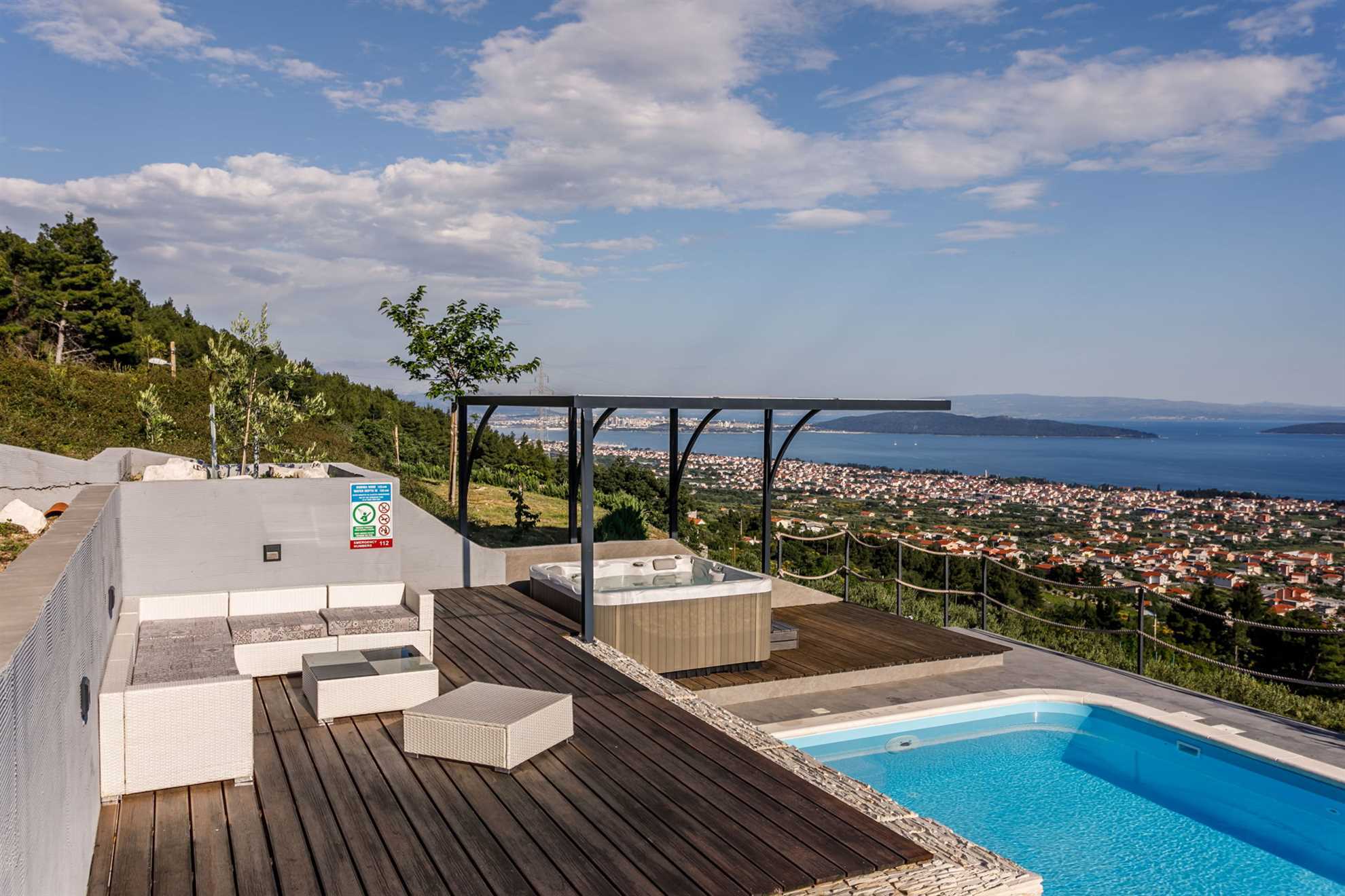 Luxury Villa Grand View with Swimming Pool