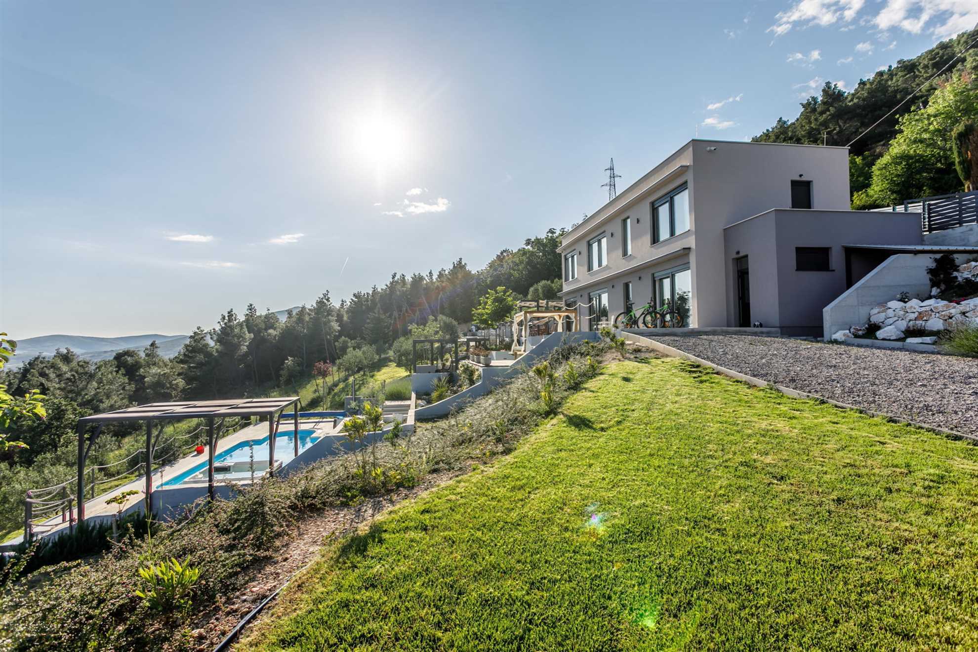 Luxury Villa Grand View with Swimming Pool