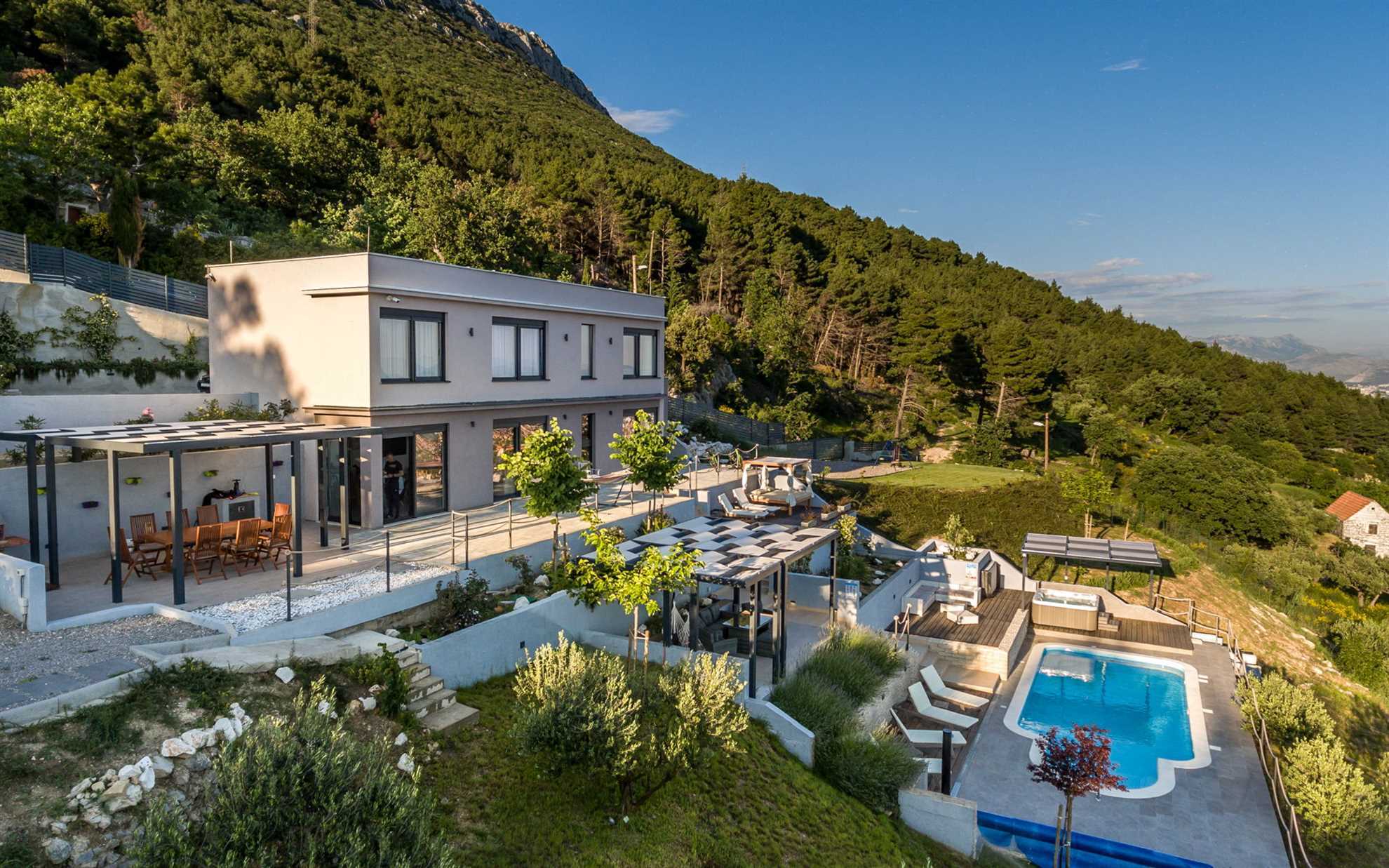Luxury Villa Grand View with Swimming Pool