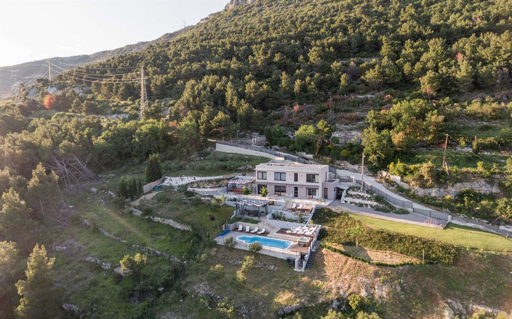 Luxury Villa Grand View with Swimming Pool
