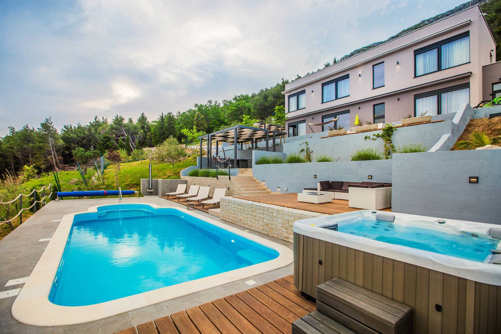 Luxury Villa Grand View with Swimming Pool