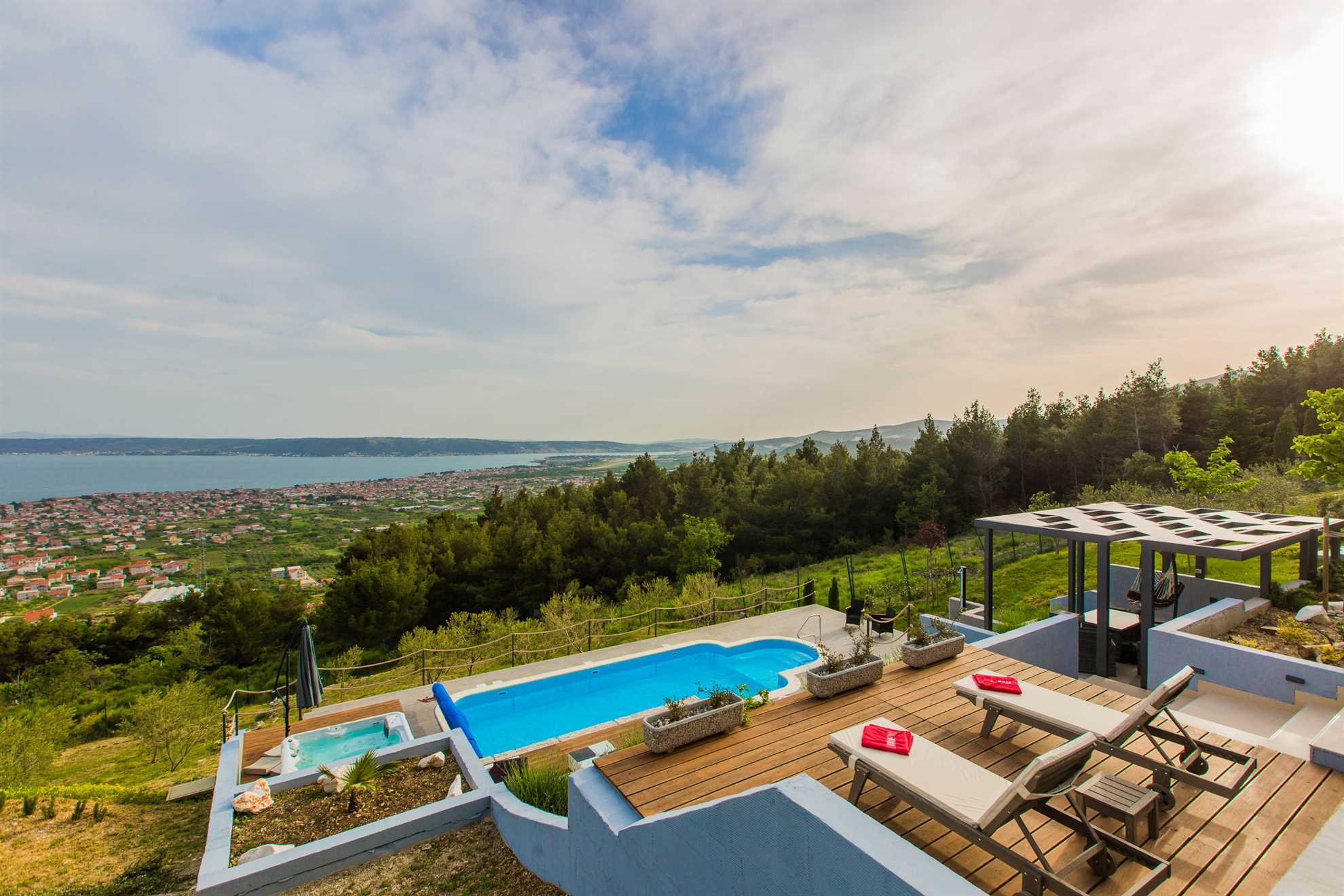 Luxury Villa Grand View with Swimming Pool