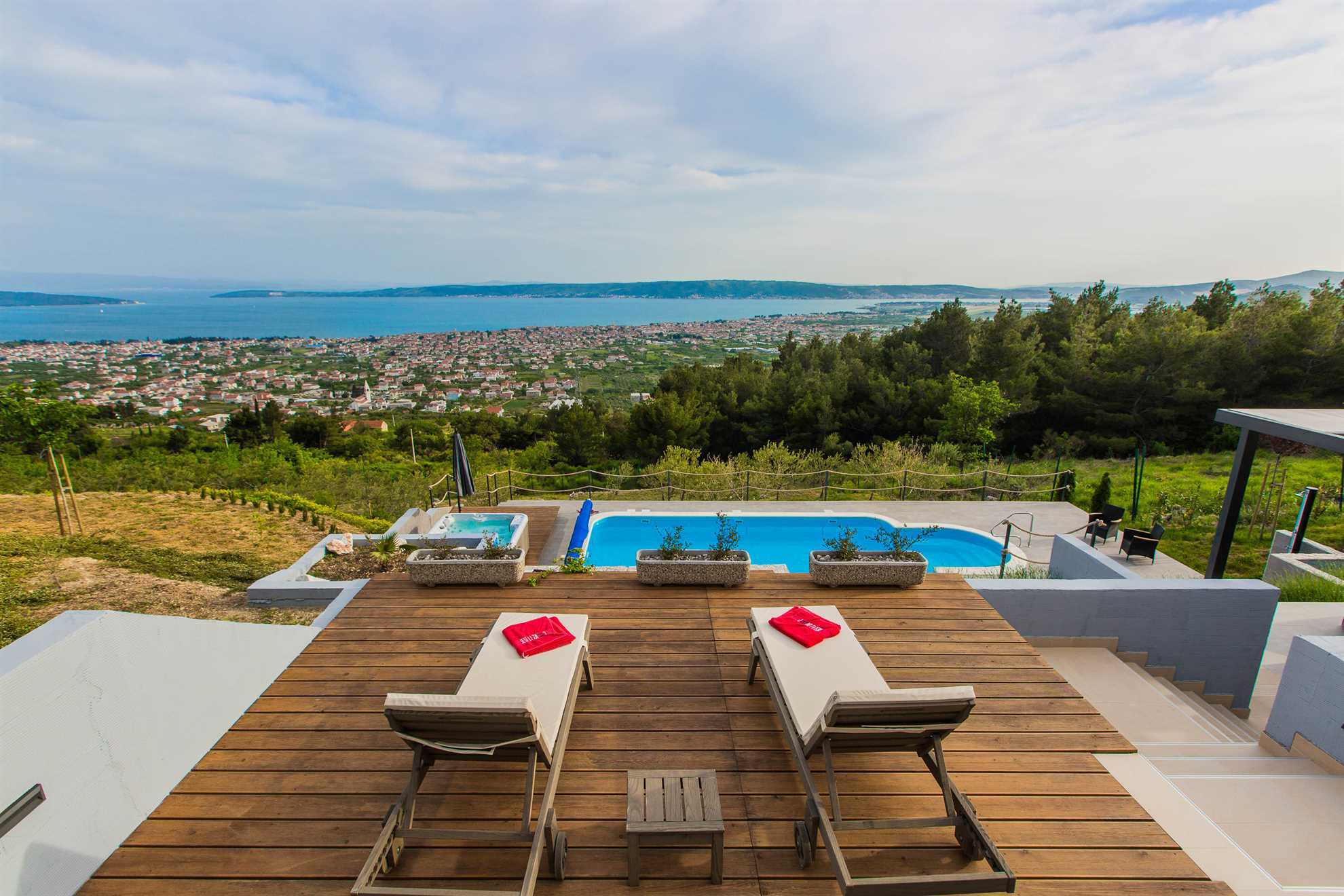 Luxury Villa Grand View with Swimming Pool