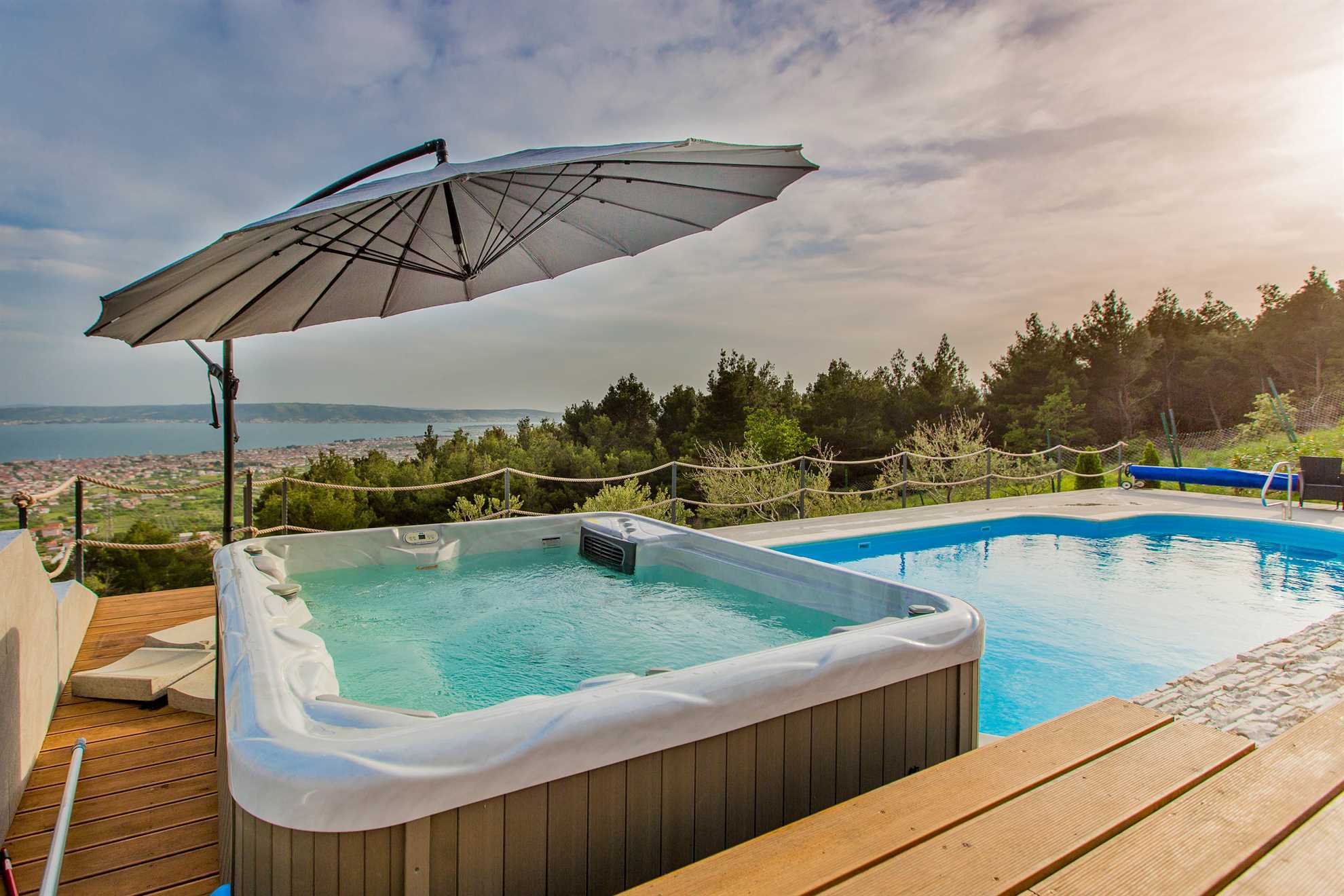 Luxury Villa Grand View with Swimming Pool