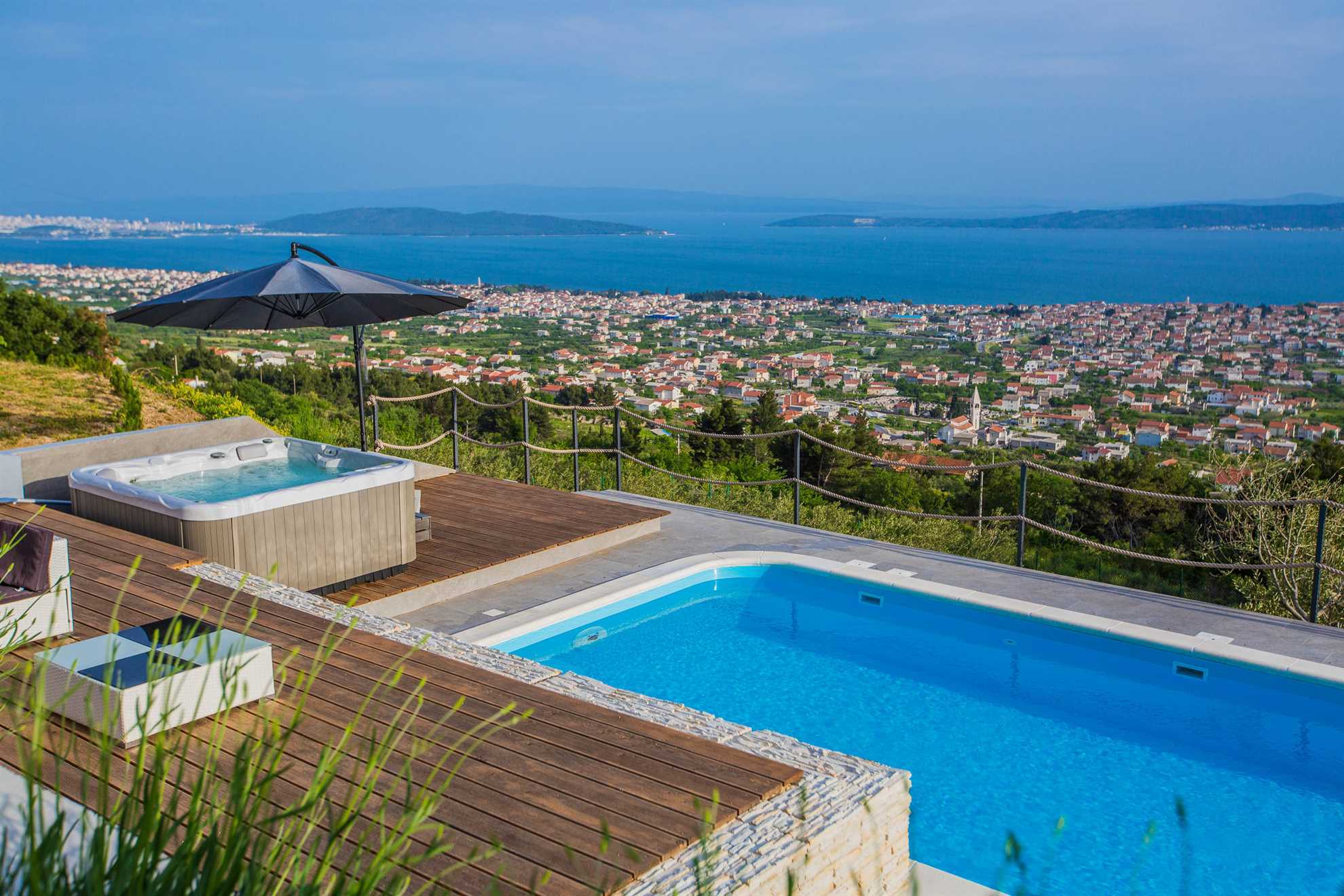 Luxury Villa Grand View with Swimming Pool
