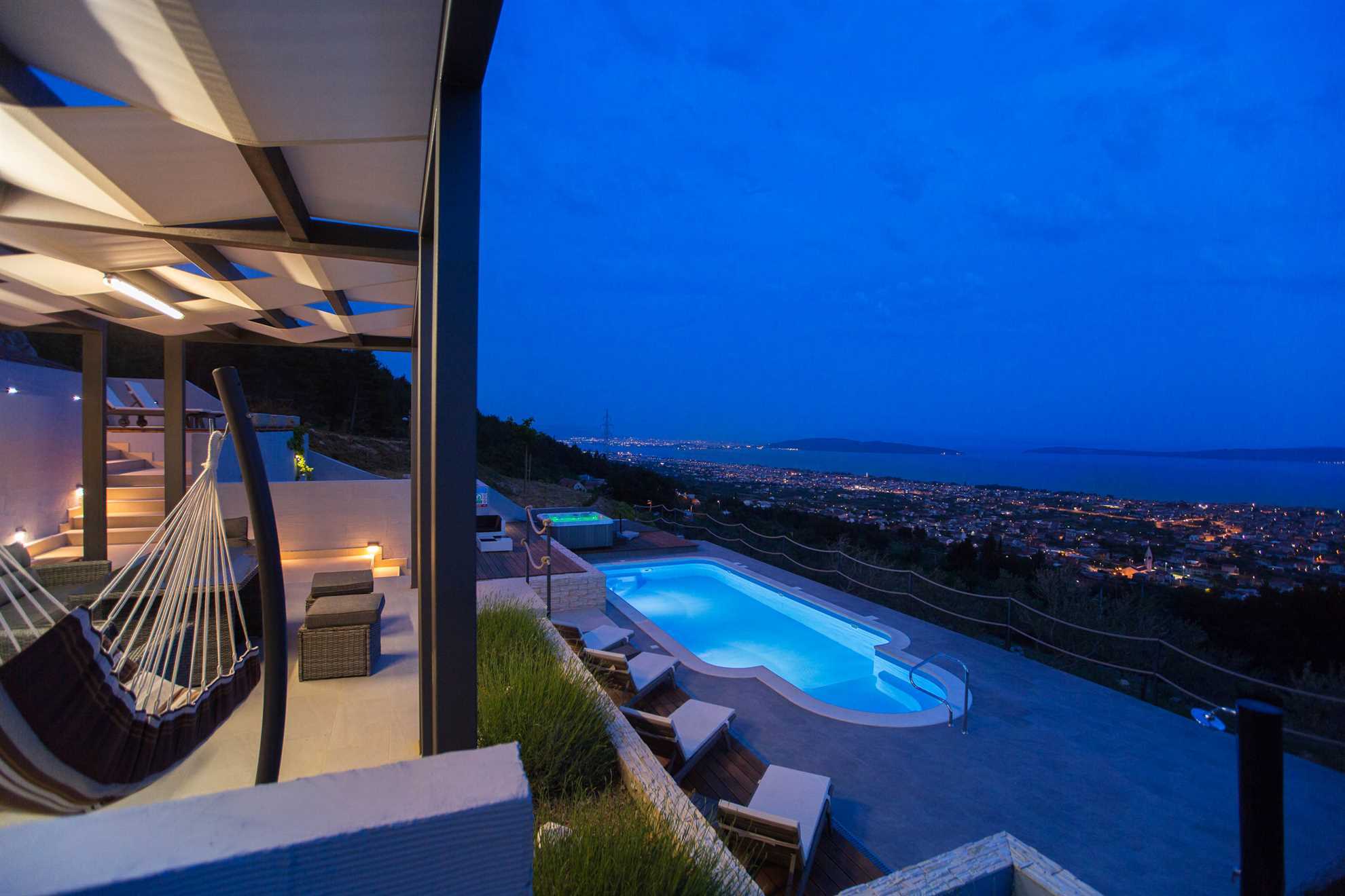 Luxury Villa Grand View with Swimming Pool