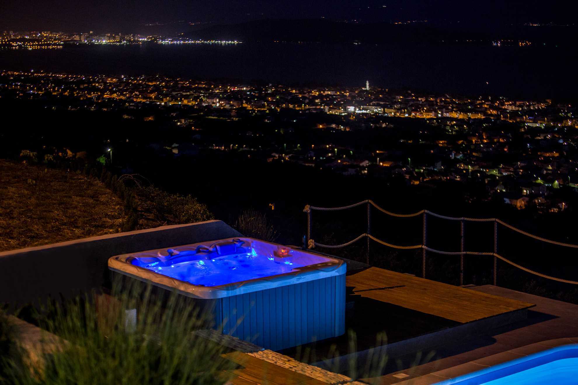 Luxury Villa Grand View with Swimming Pool