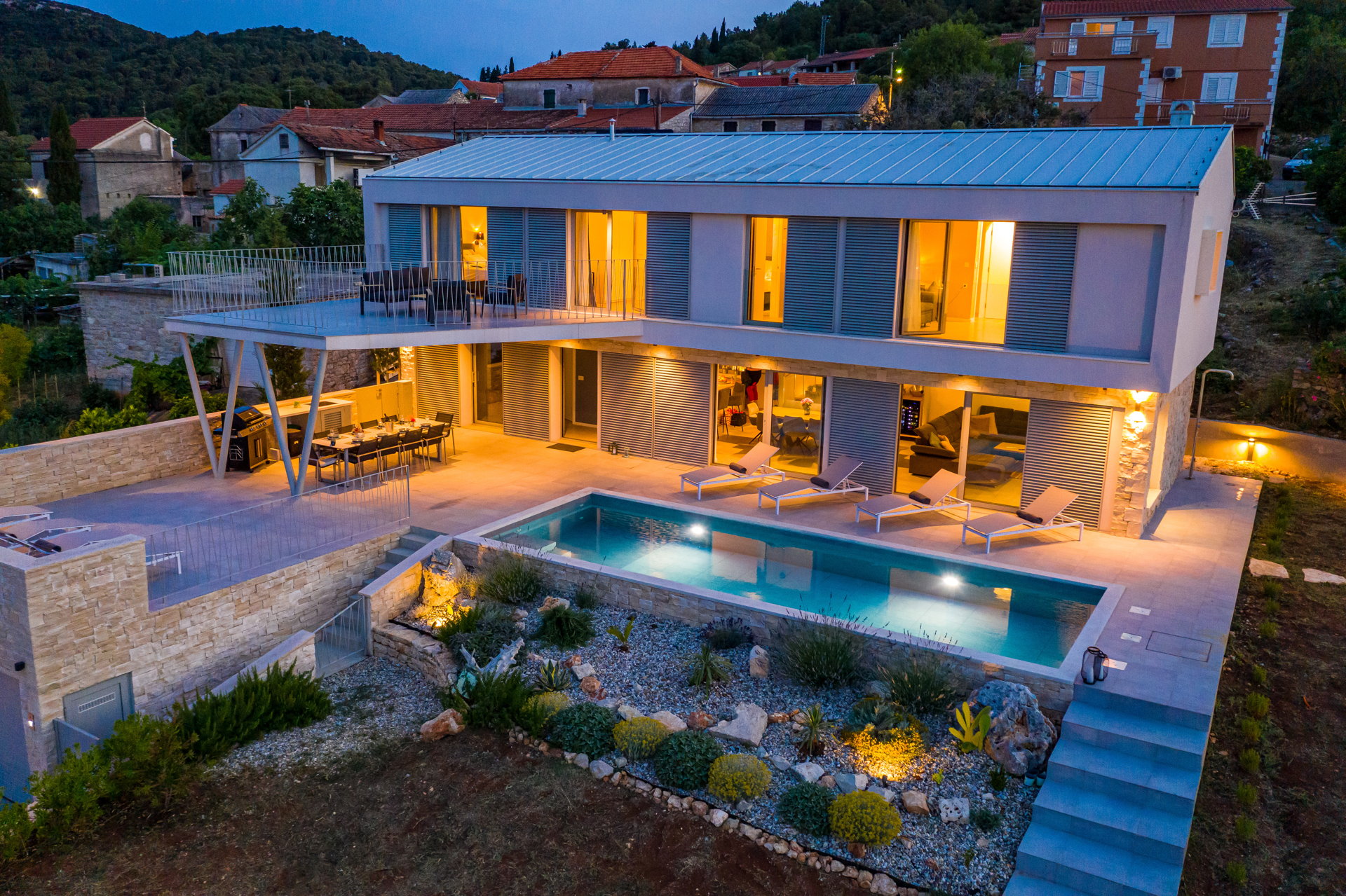 Villa Hypnotic with Pool