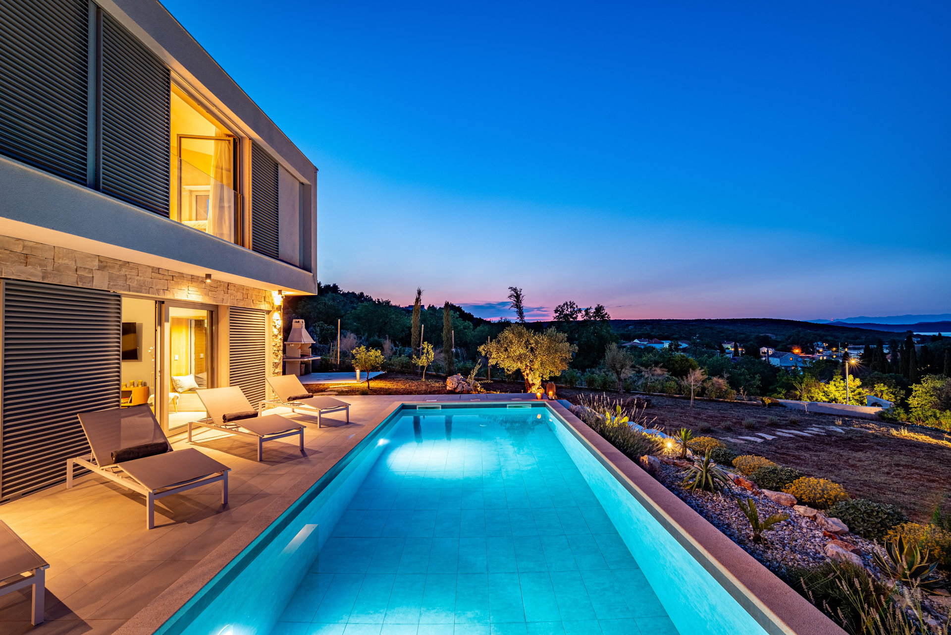 Villa Hypnotic with Pool