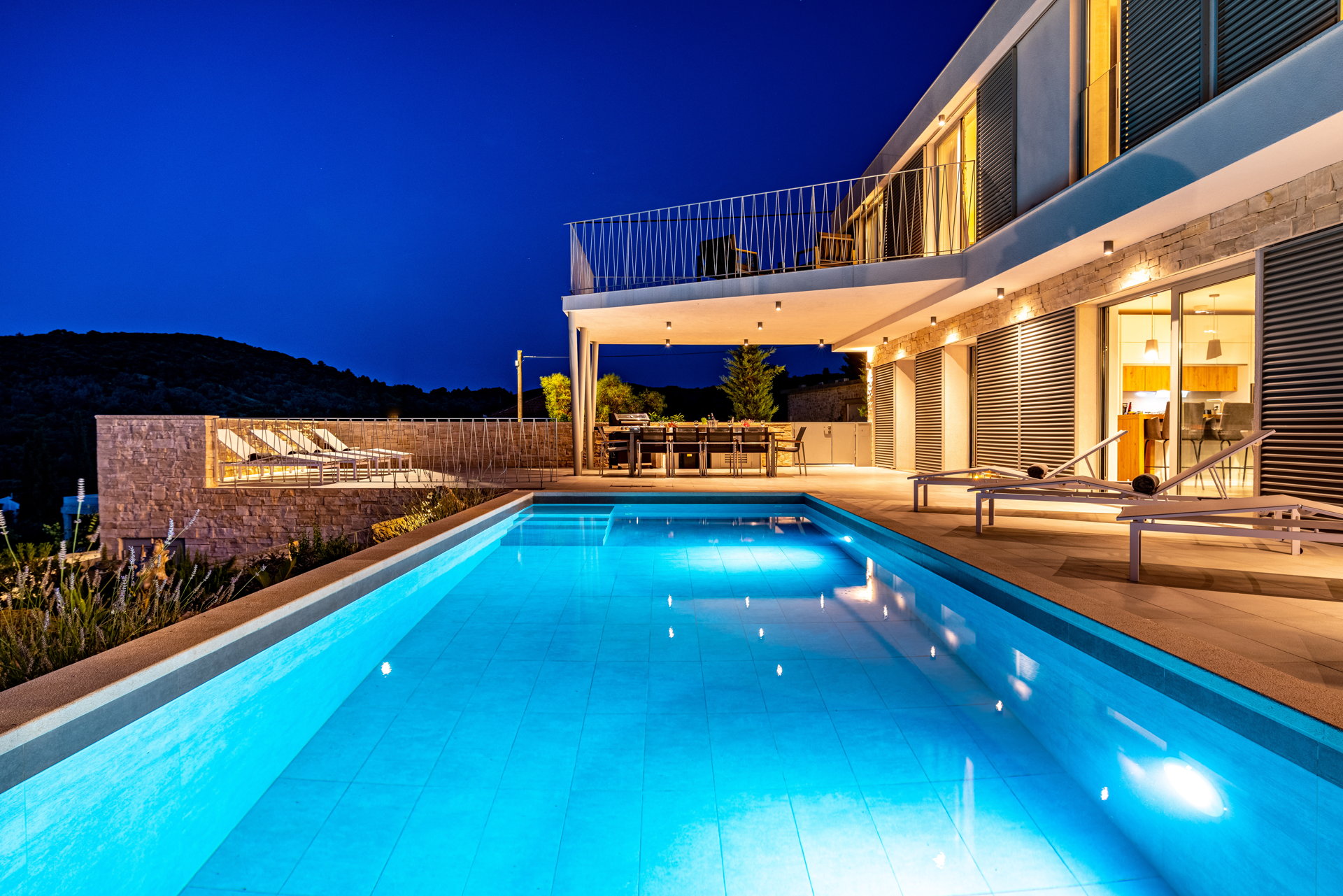 Villa Hypnotic with Pool