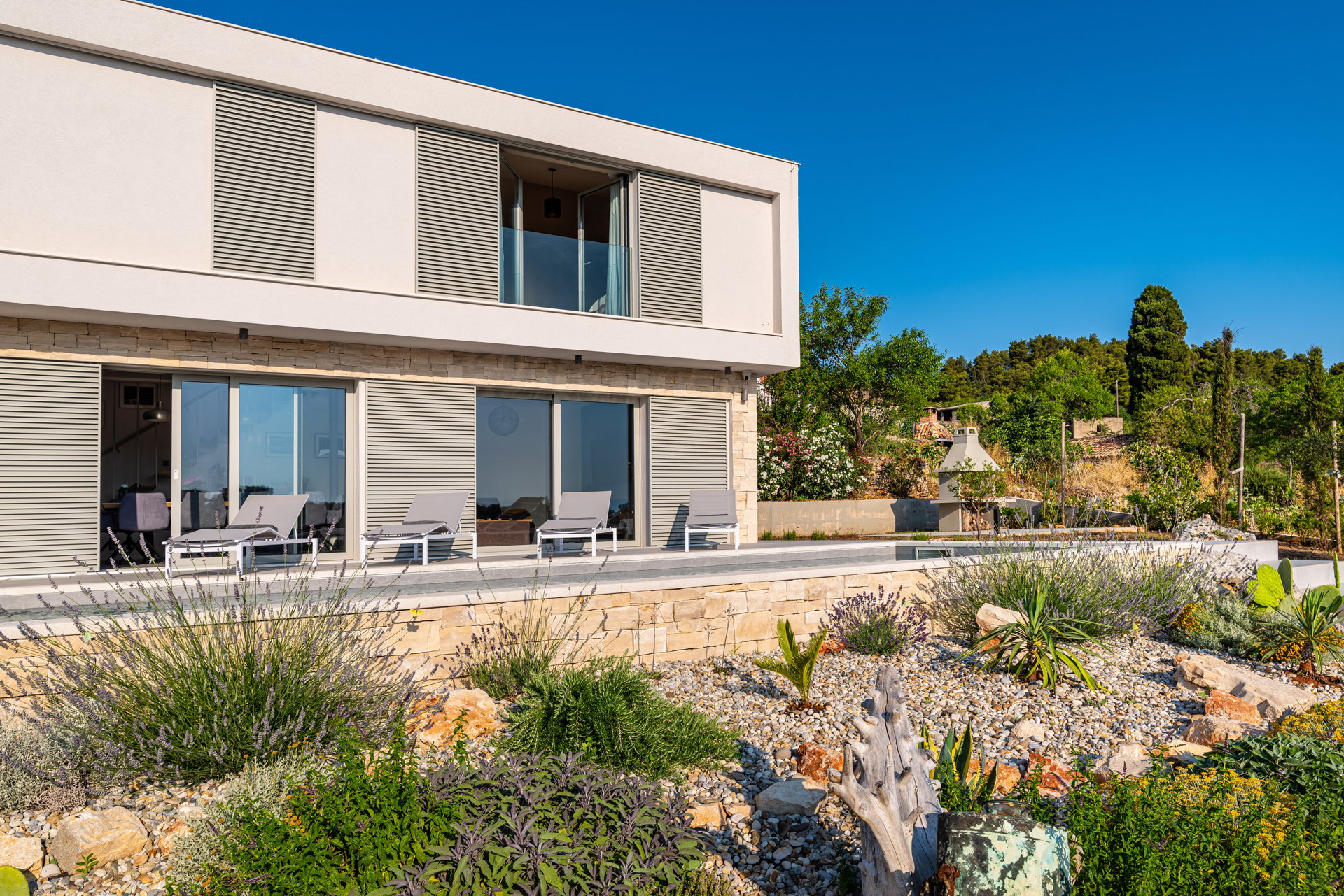 Villa Hypnotic with Pool