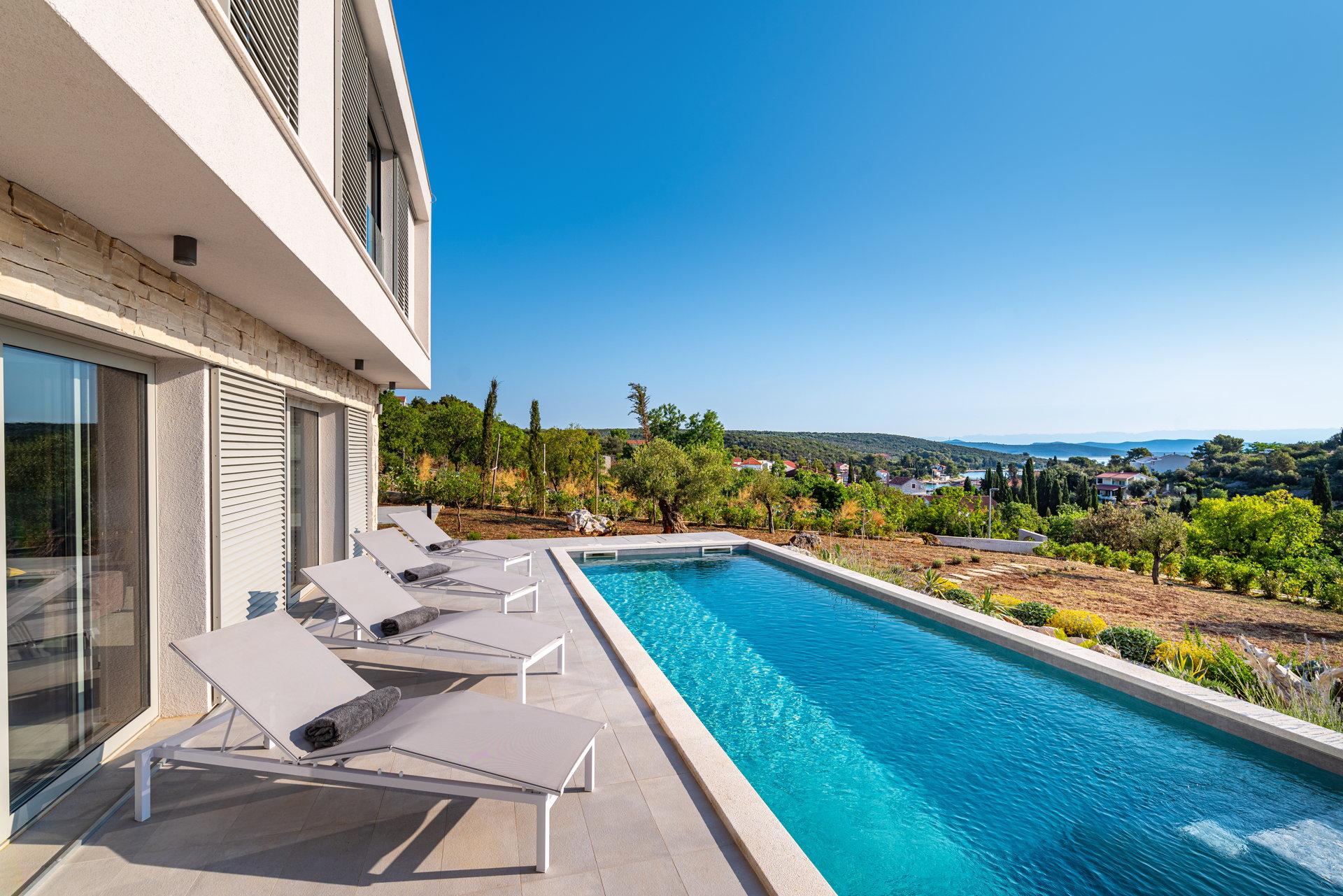 Villa Hypnotic with Pool
