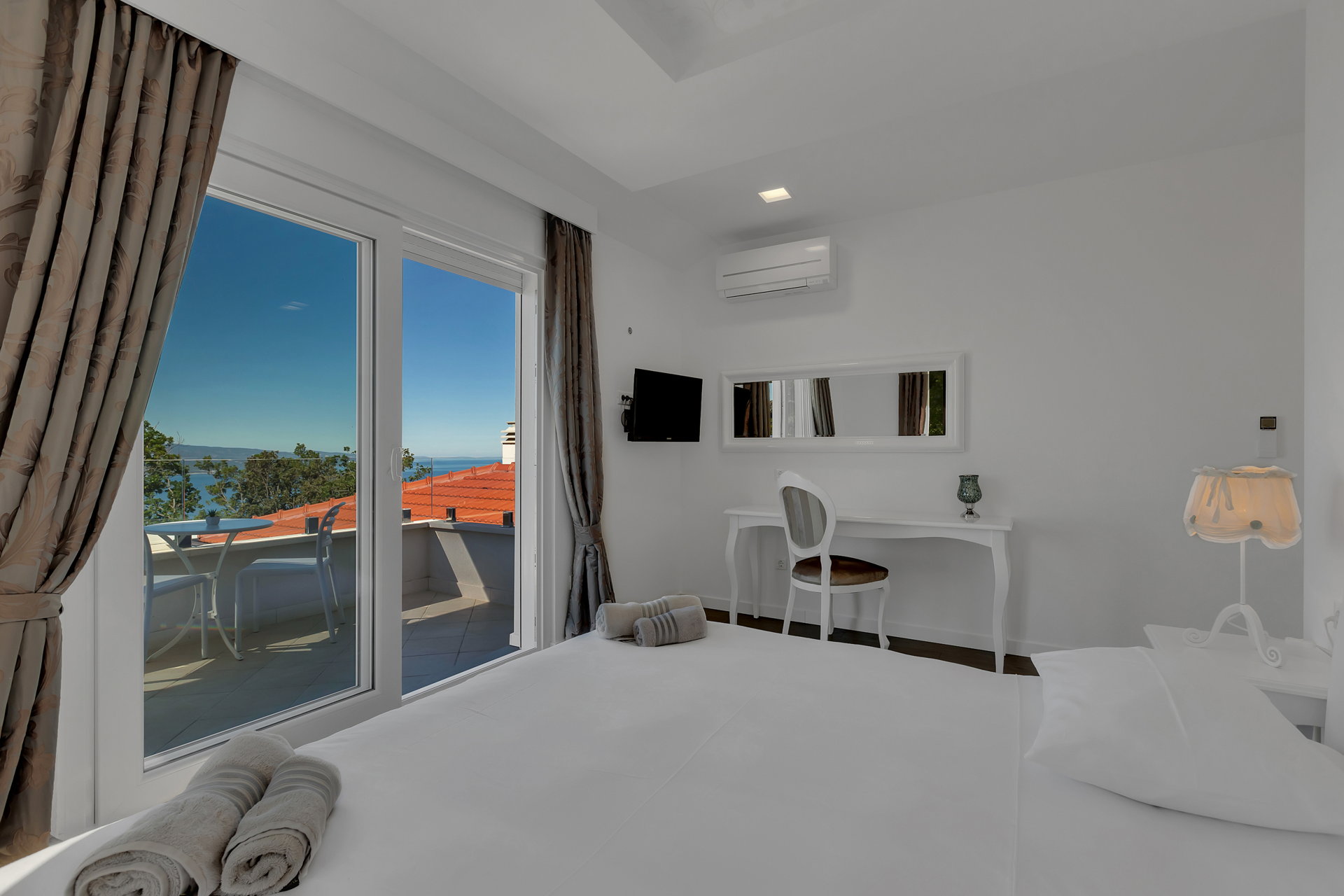 Villa Simply White with Pool