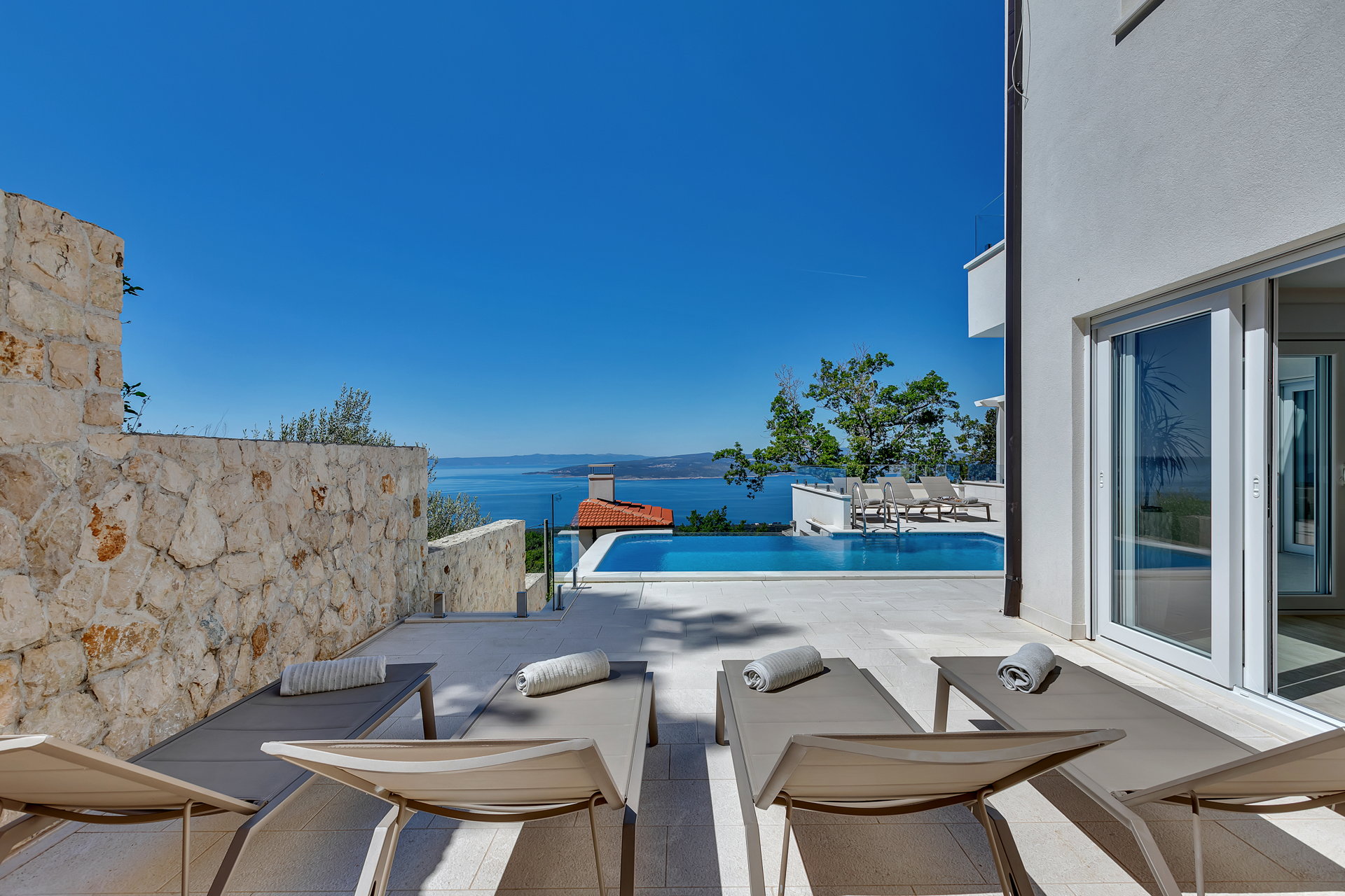 Villa Simply White with Pool