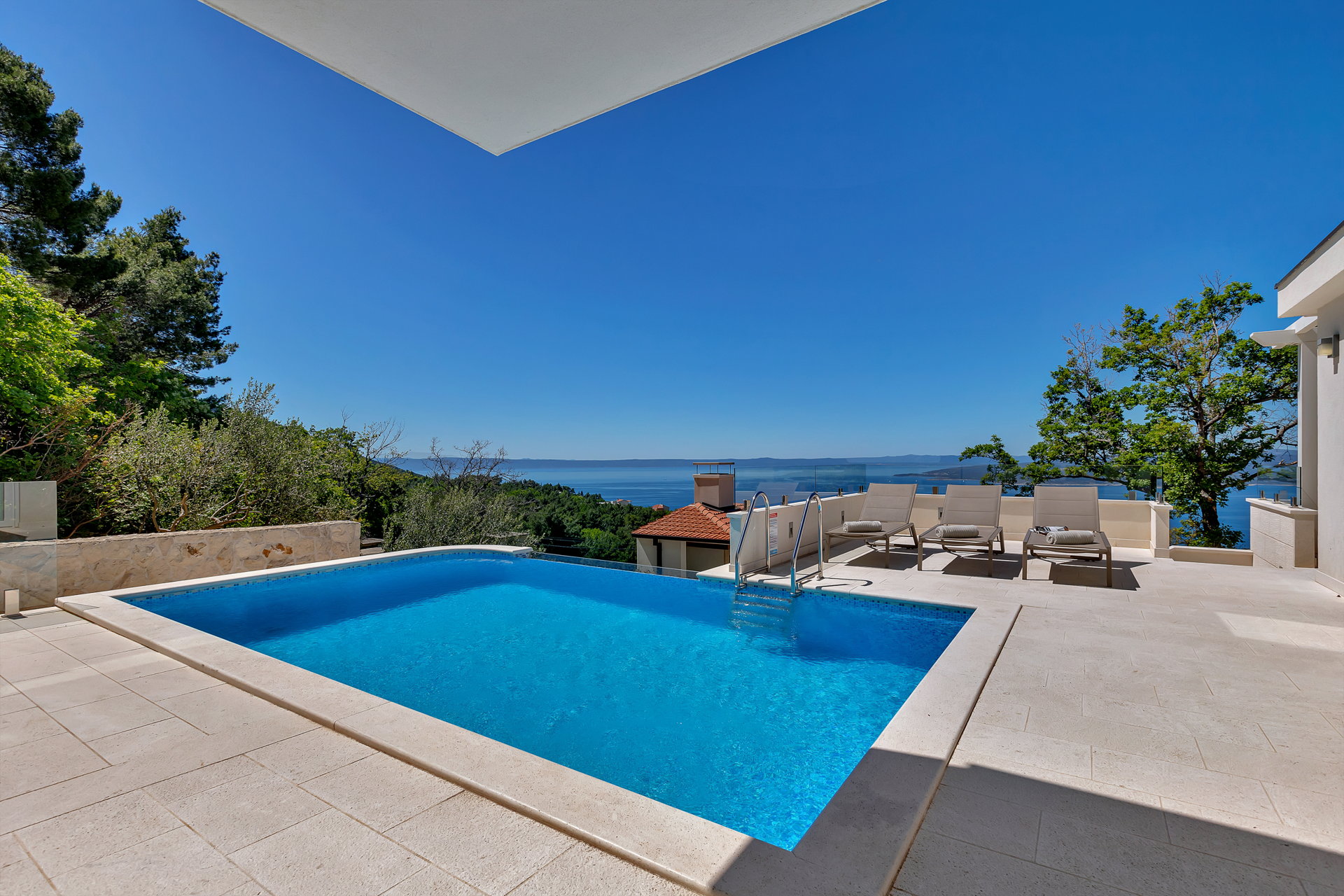 Villa Simply White with Pool