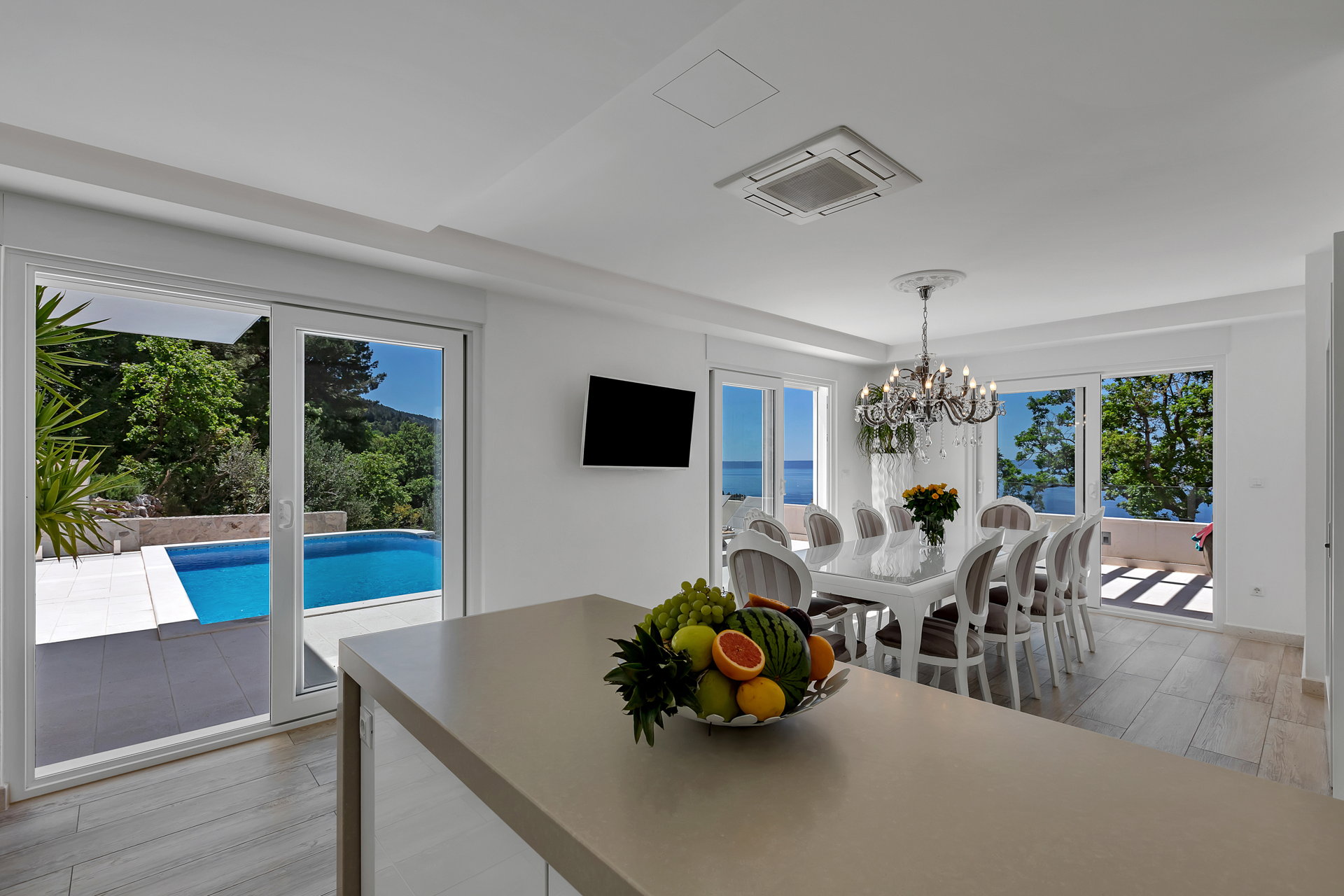 Villa Simply White with Pool