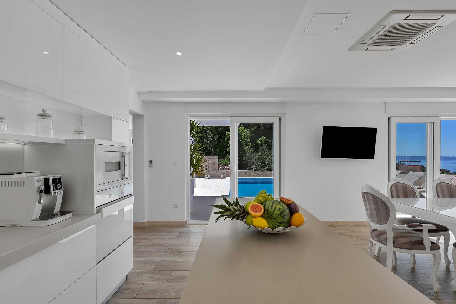 Villa Simply White with Pool