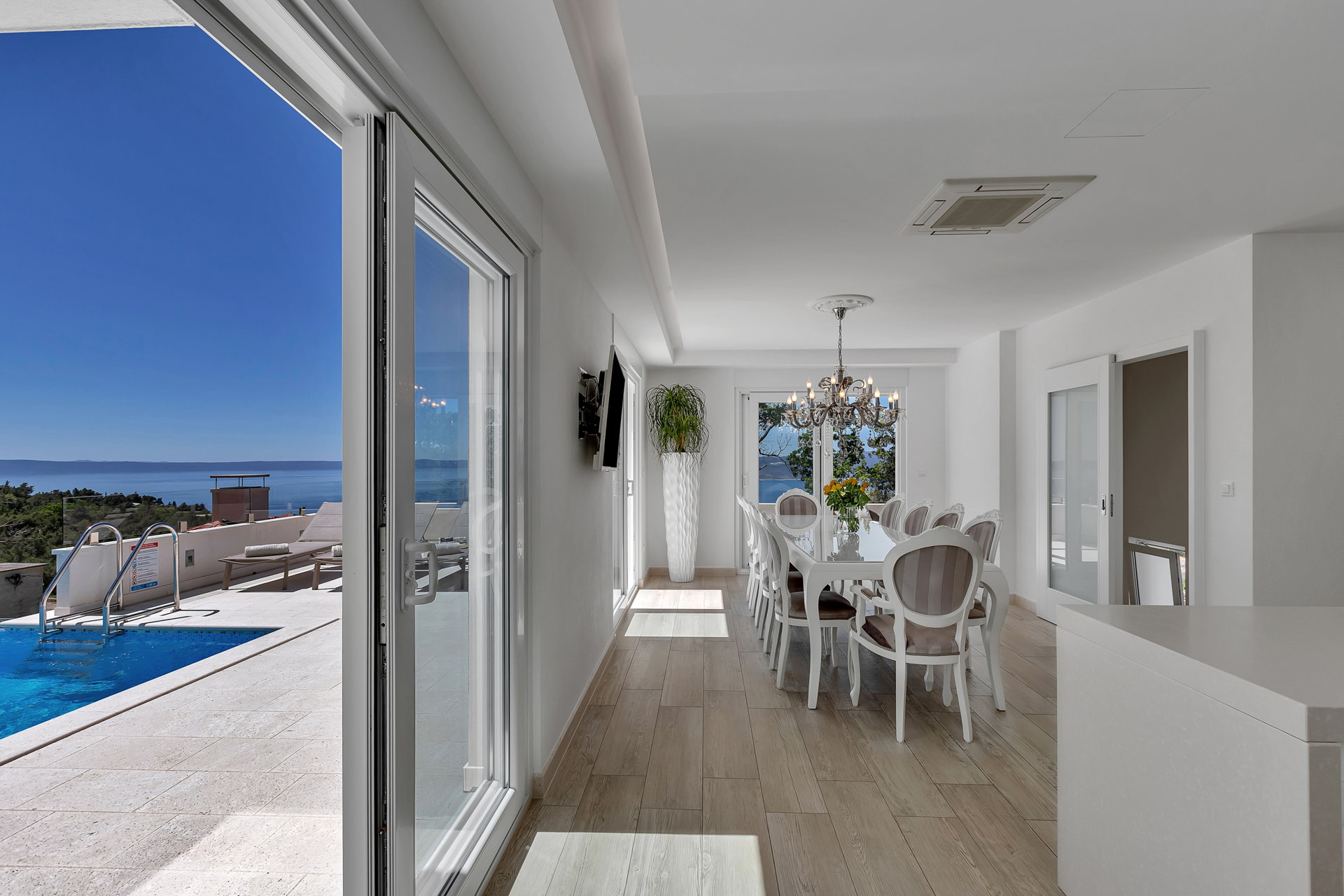 Villa Simply White with Pool