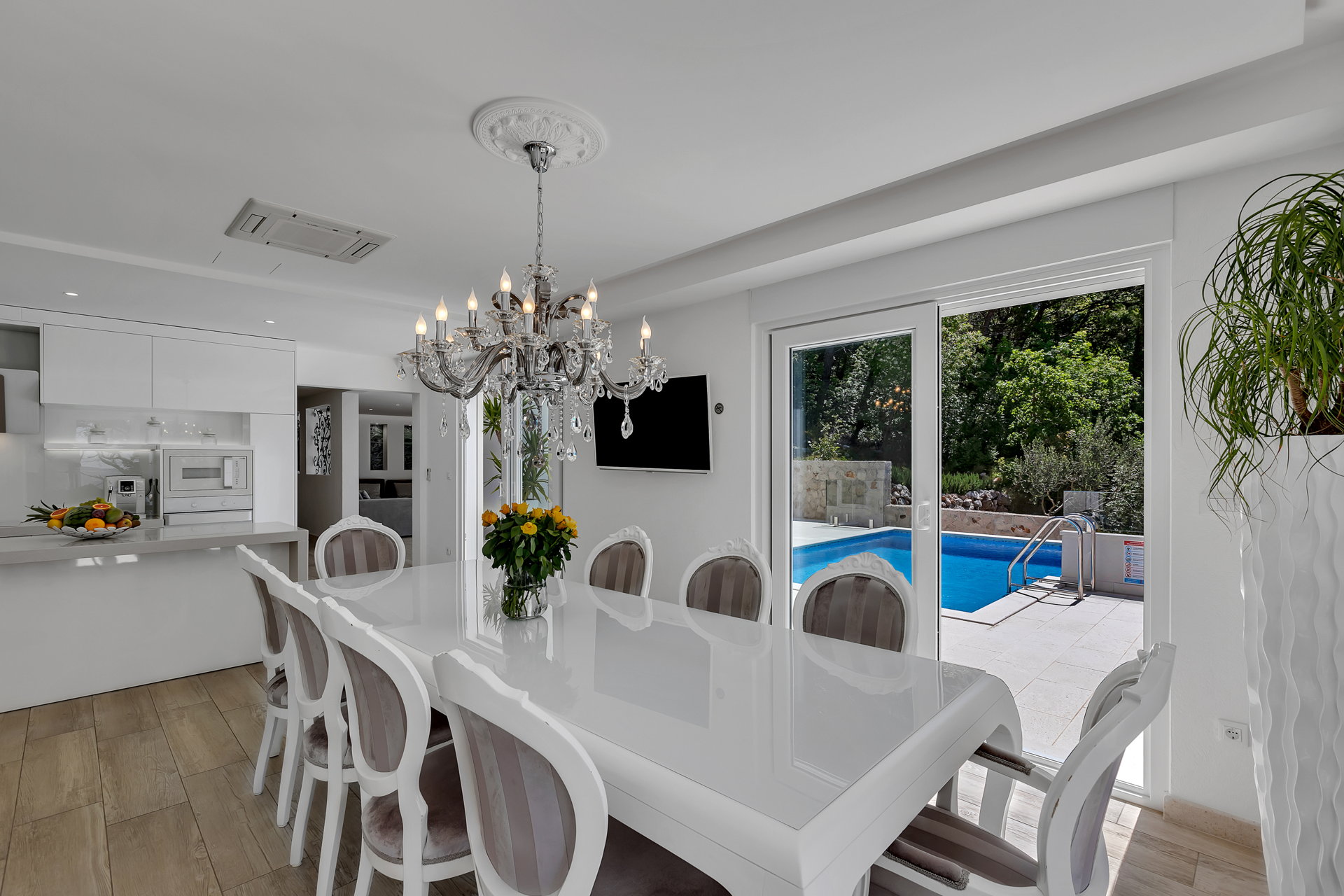 Villa Simply White with Pool