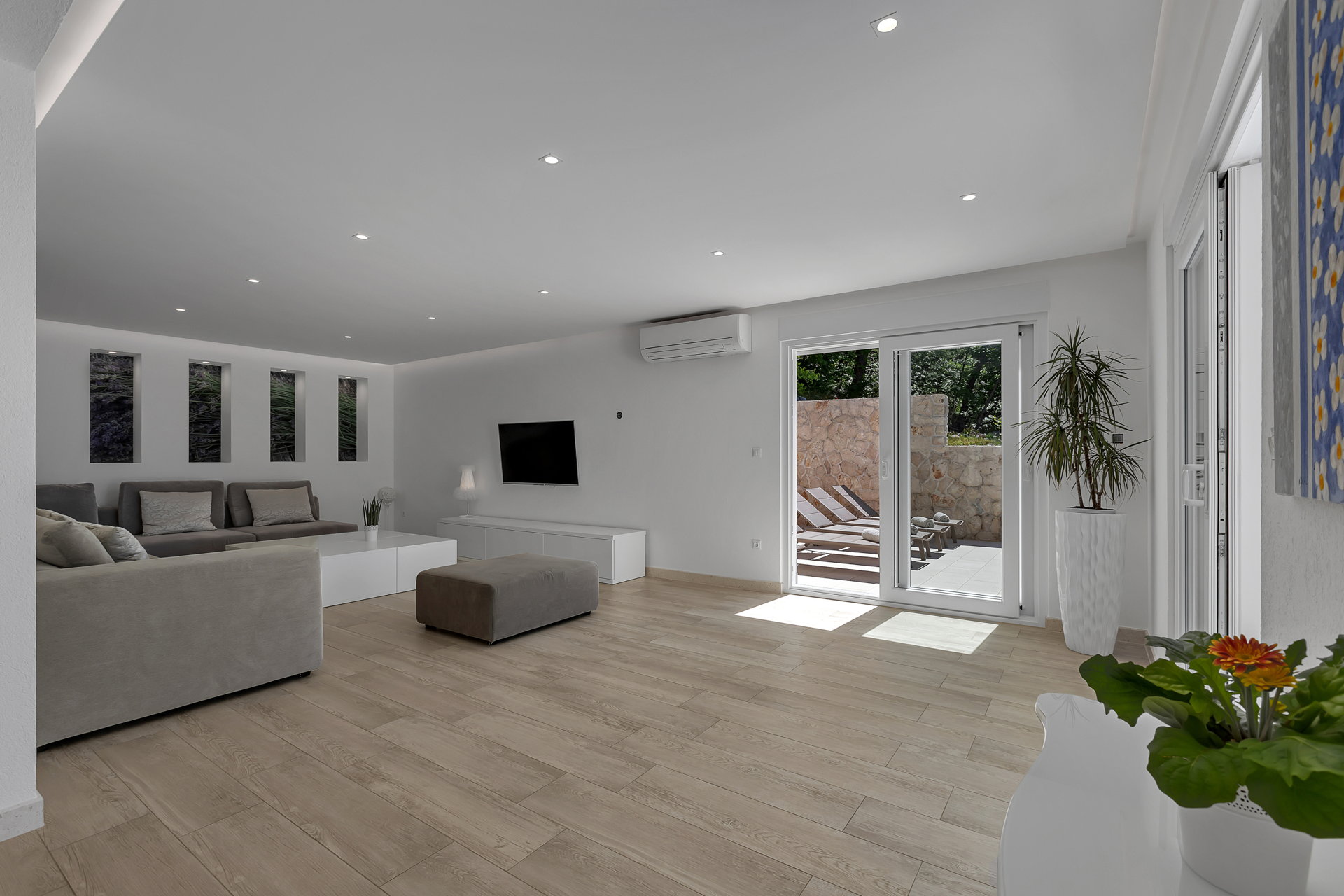 Villa Simply White with Pool