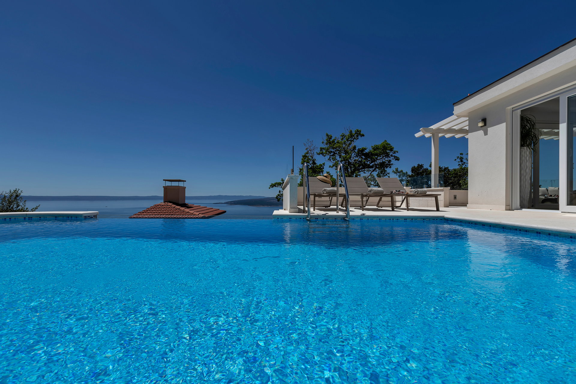Villa Simply White with Pool