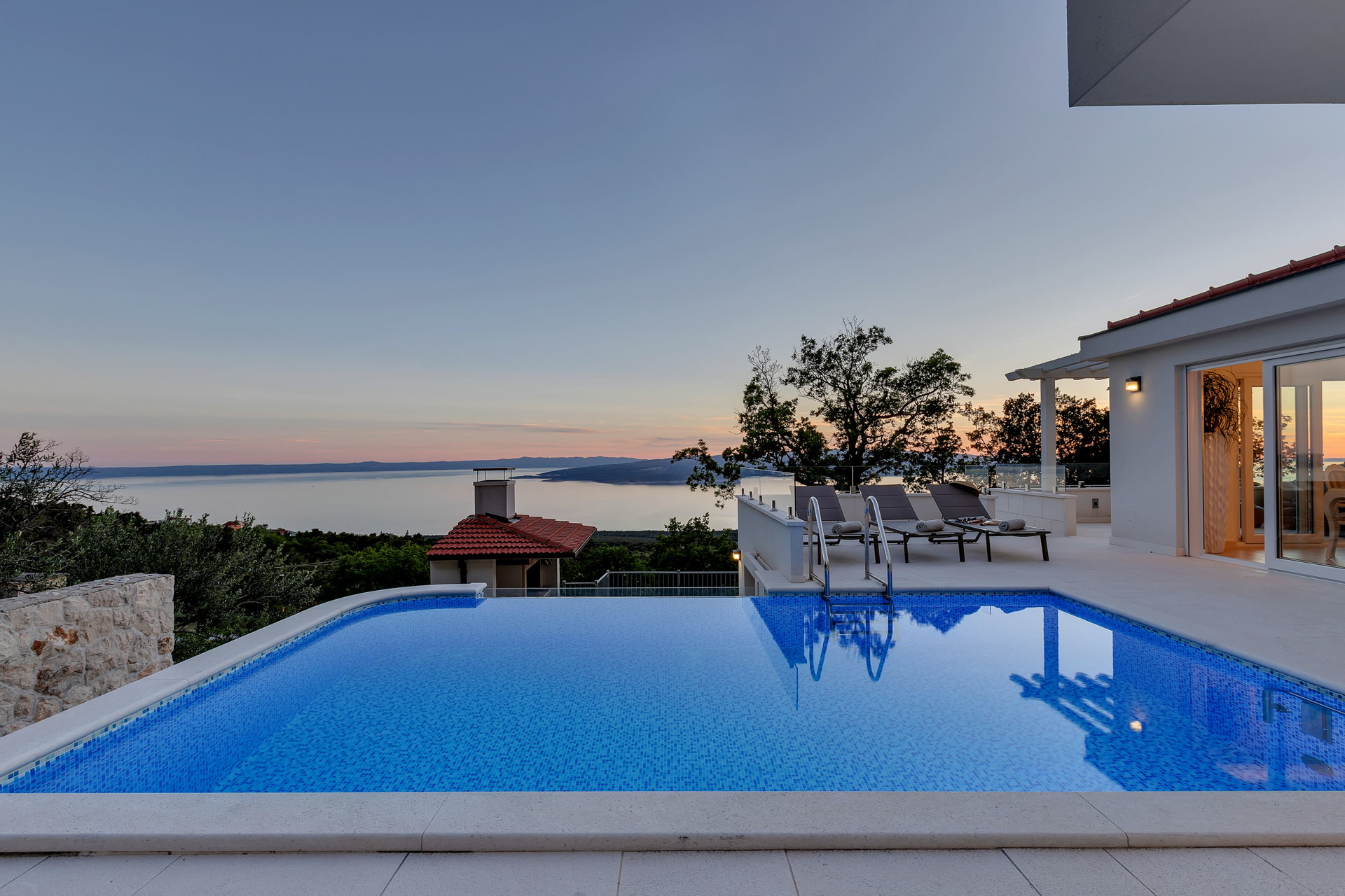 Villa Simply White with Pool