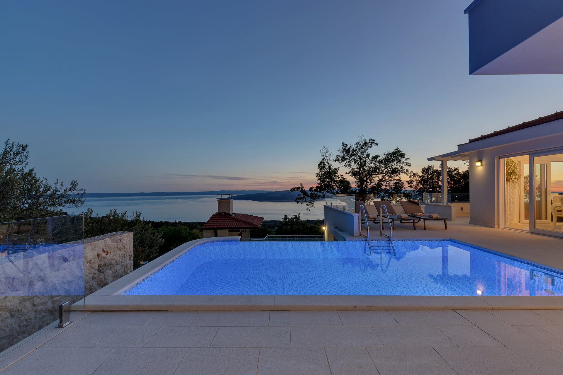 Villa Simply White with Pool