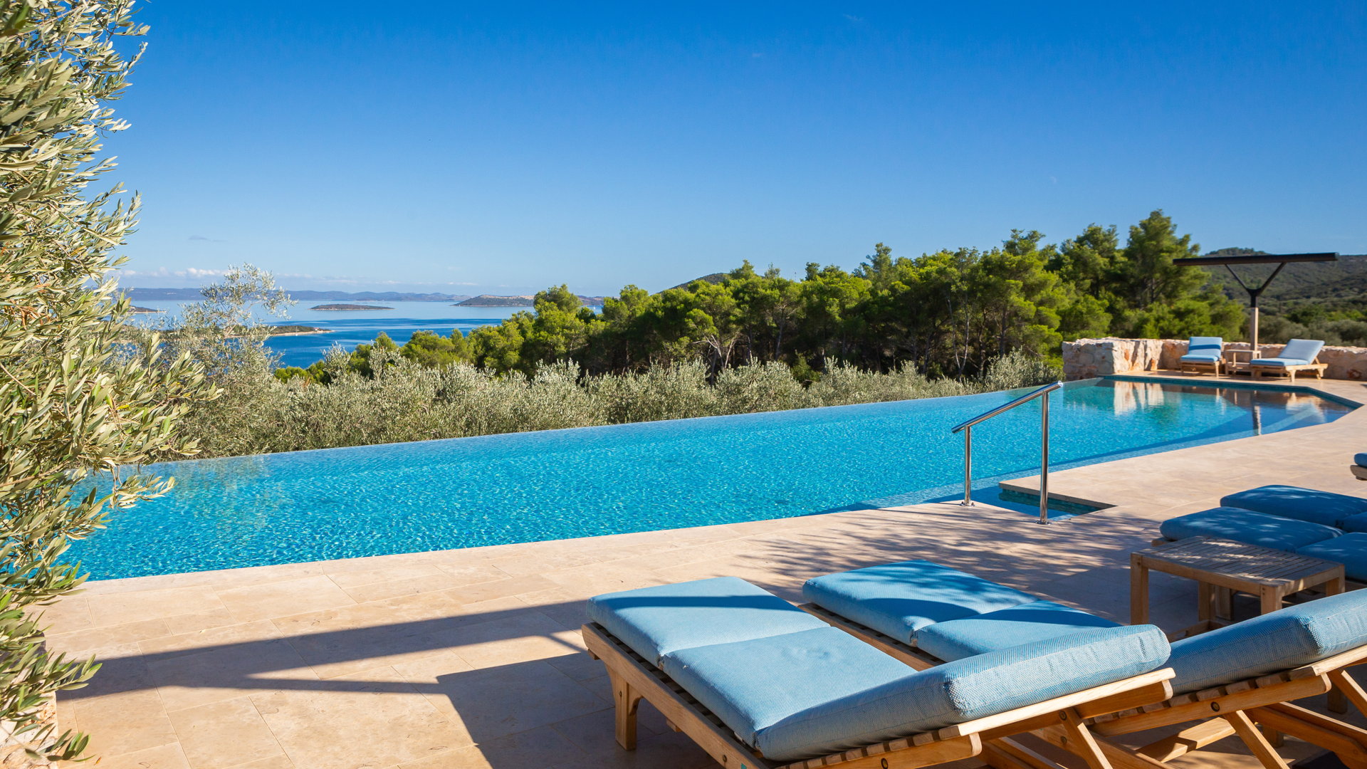 Luxury Villa Nai with Pool